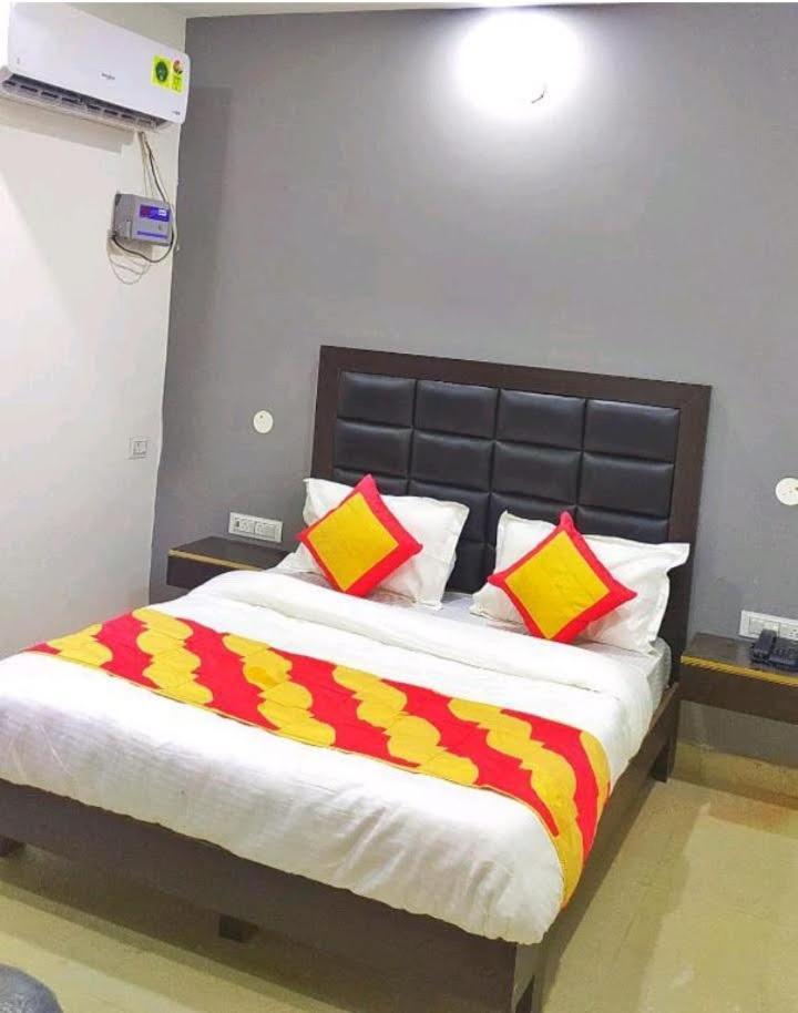 Stay' Couple Friendly Hotel New Delhi