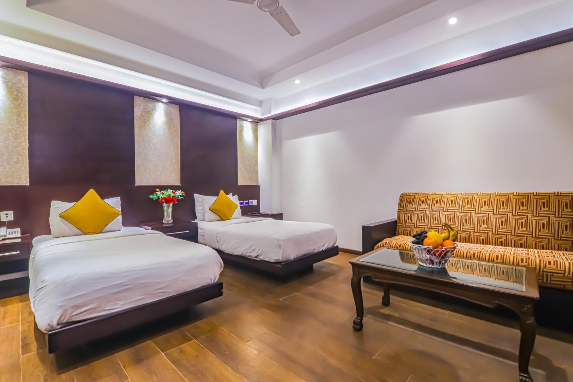 Godwin Deluxe -free Airport Pickup -traveller's Choice Award Winner 2025 New Delhi