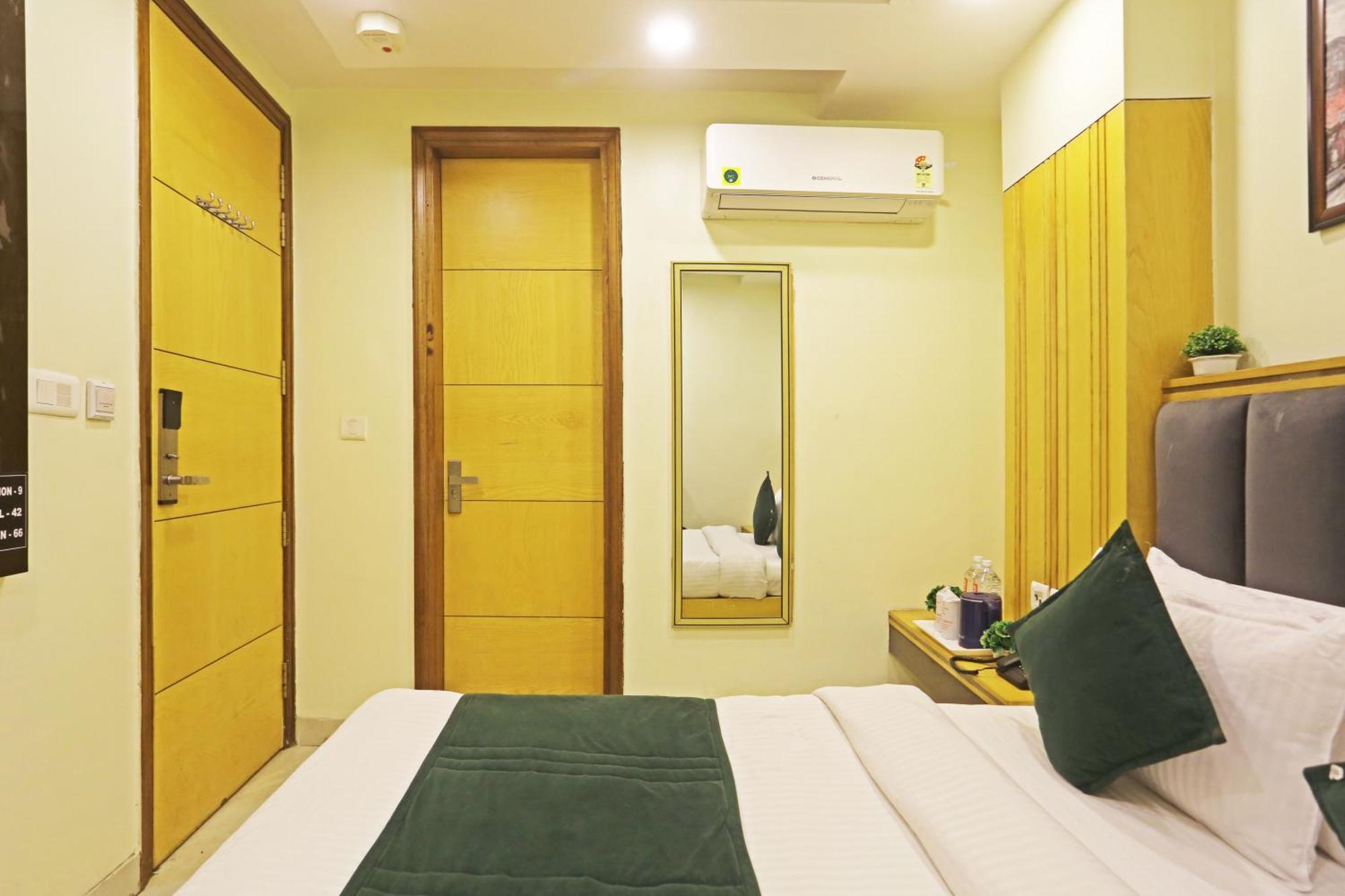 Aman Imperial Just A Minute Away From Railway Station And Connaught Place Hotel