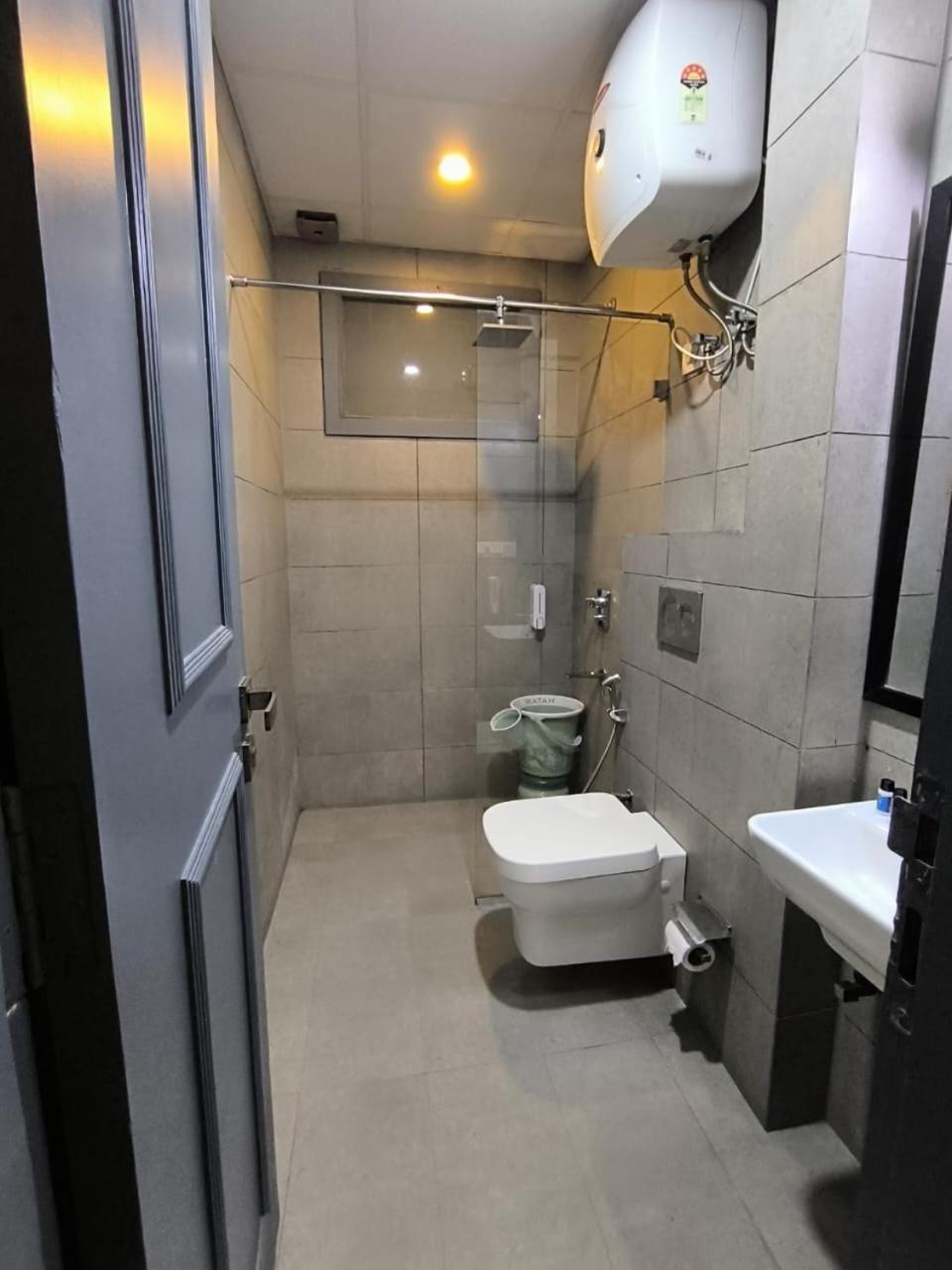 7 Star Paschim Vihar Couple Friendly Hotel 3*