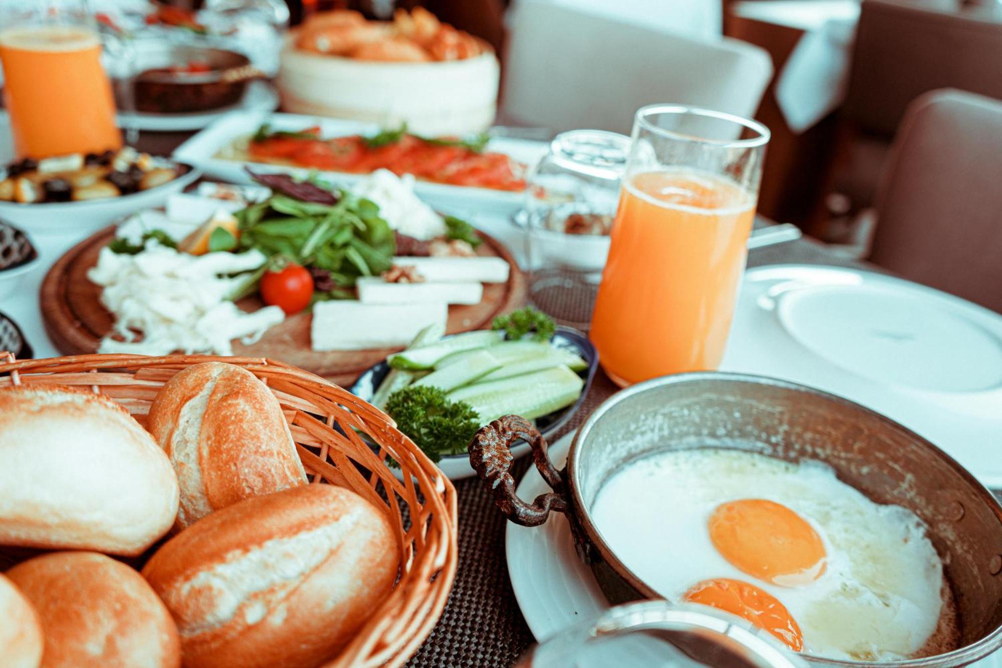 Luxe Manor Near Delhi Airport 3*