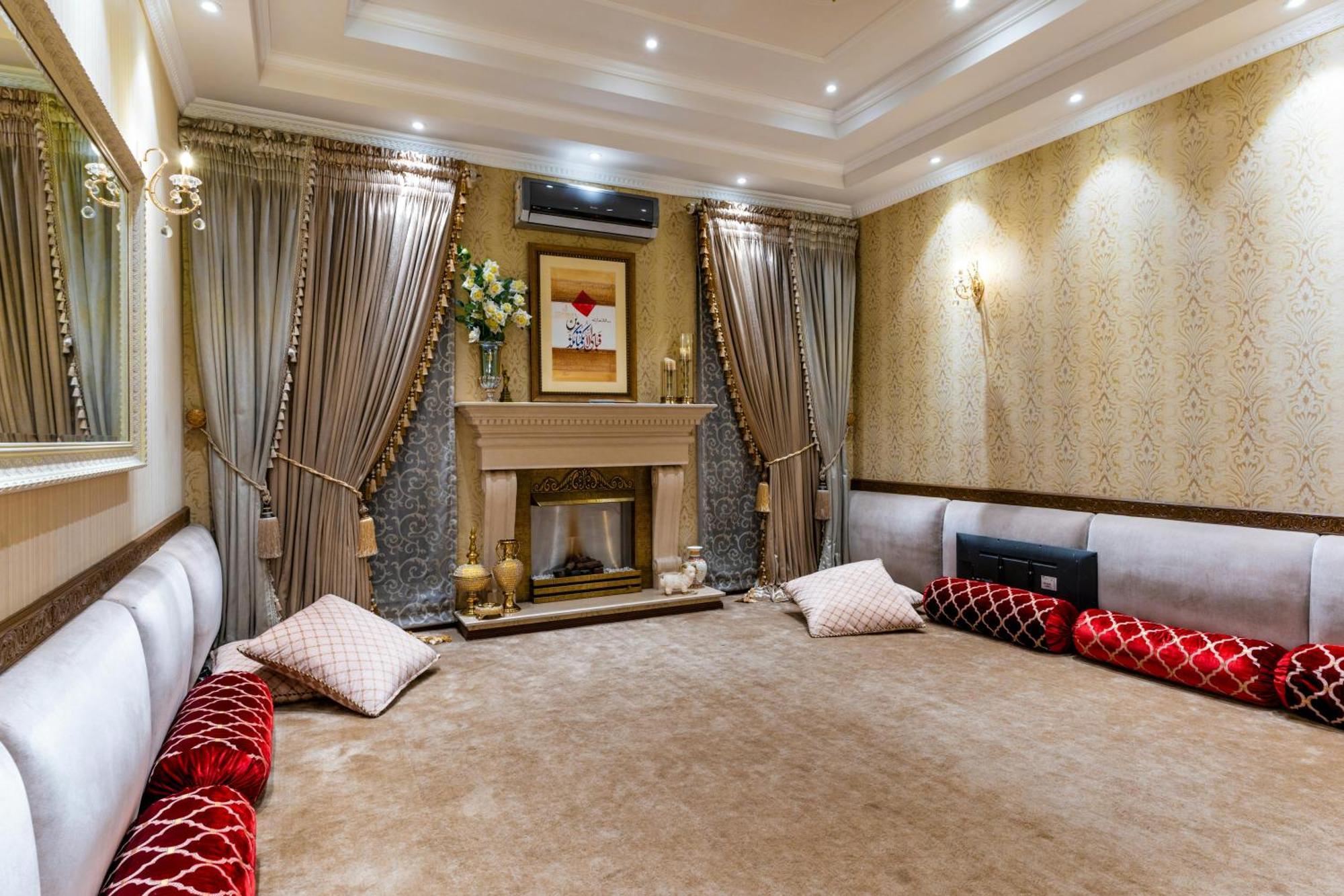 Hotel Luxe Manor Near Delhi Airport