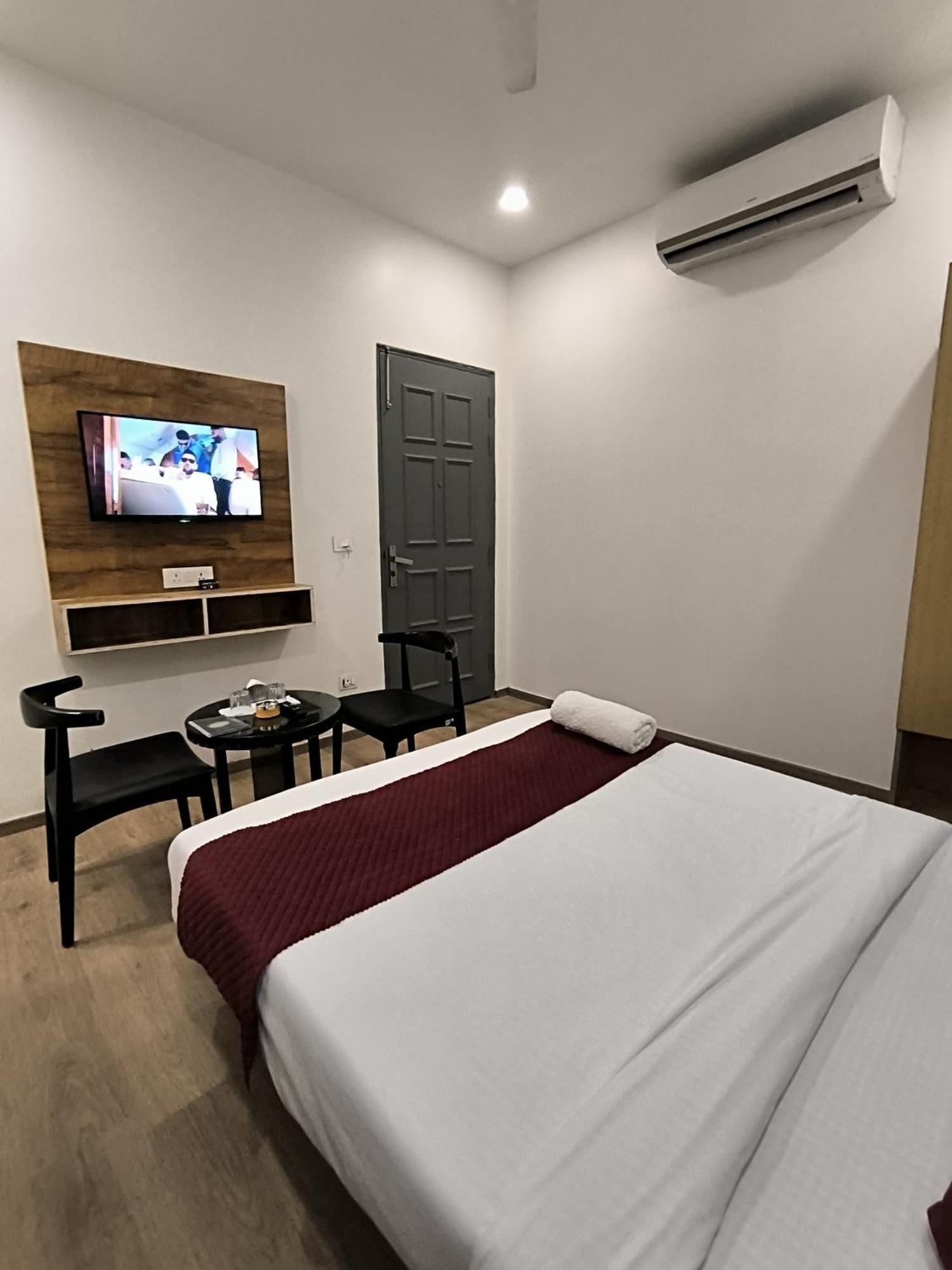 7 Star Paschim Vihar Couple Friendly Hotel Delhi (National Capital Territory of India)