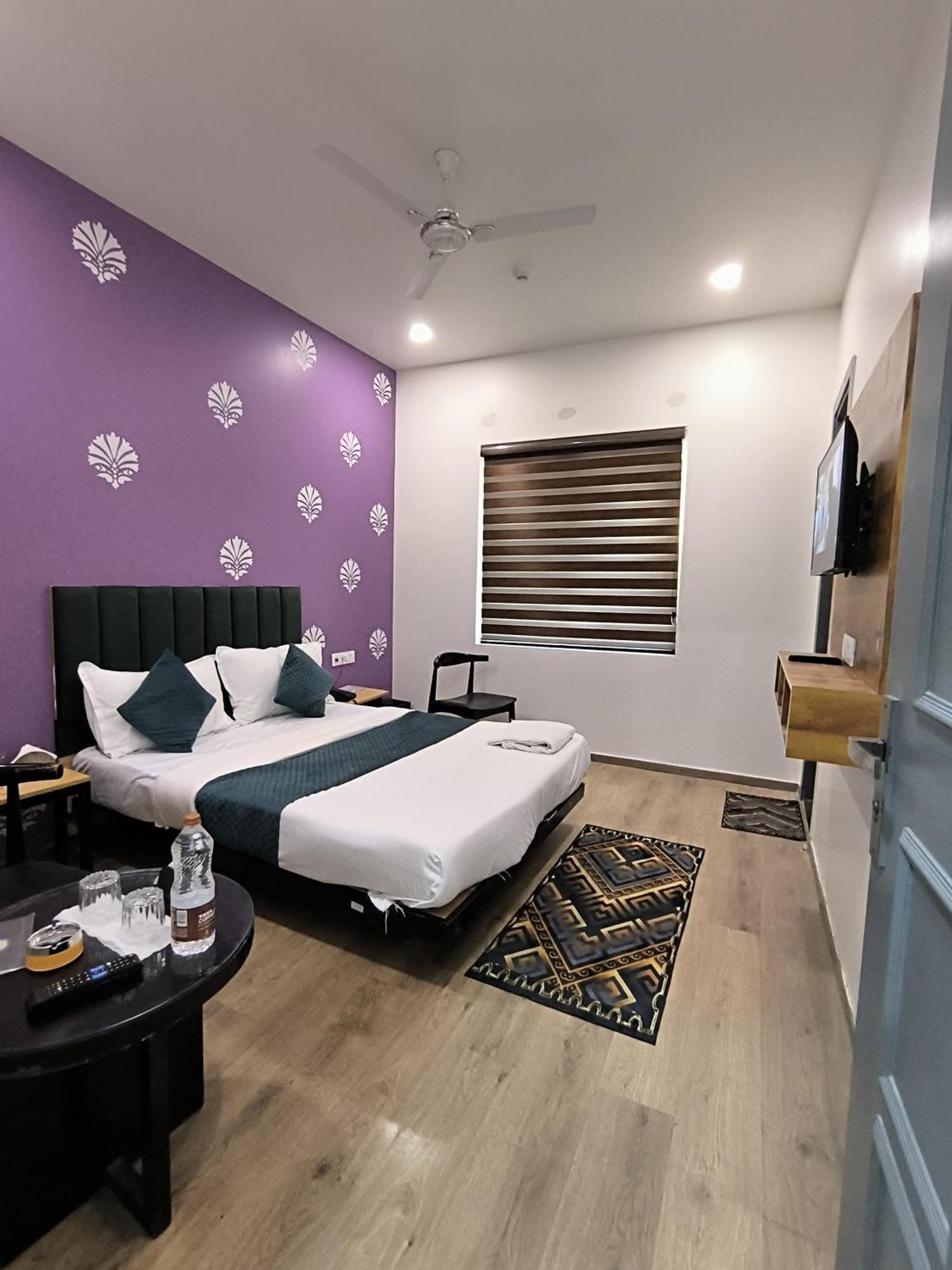 7 Star Paschim Vihar Couple Friendly 3* Delhi (National Capital Territory of India)