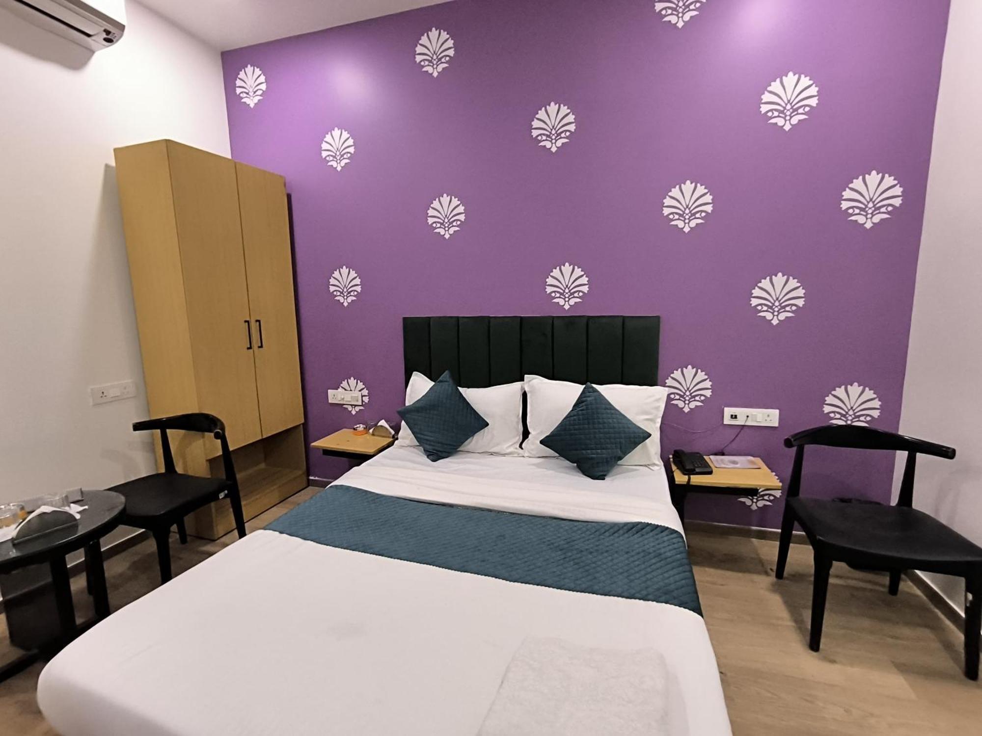 Hotel 7 Star Paschim Vihar Couple Friendly