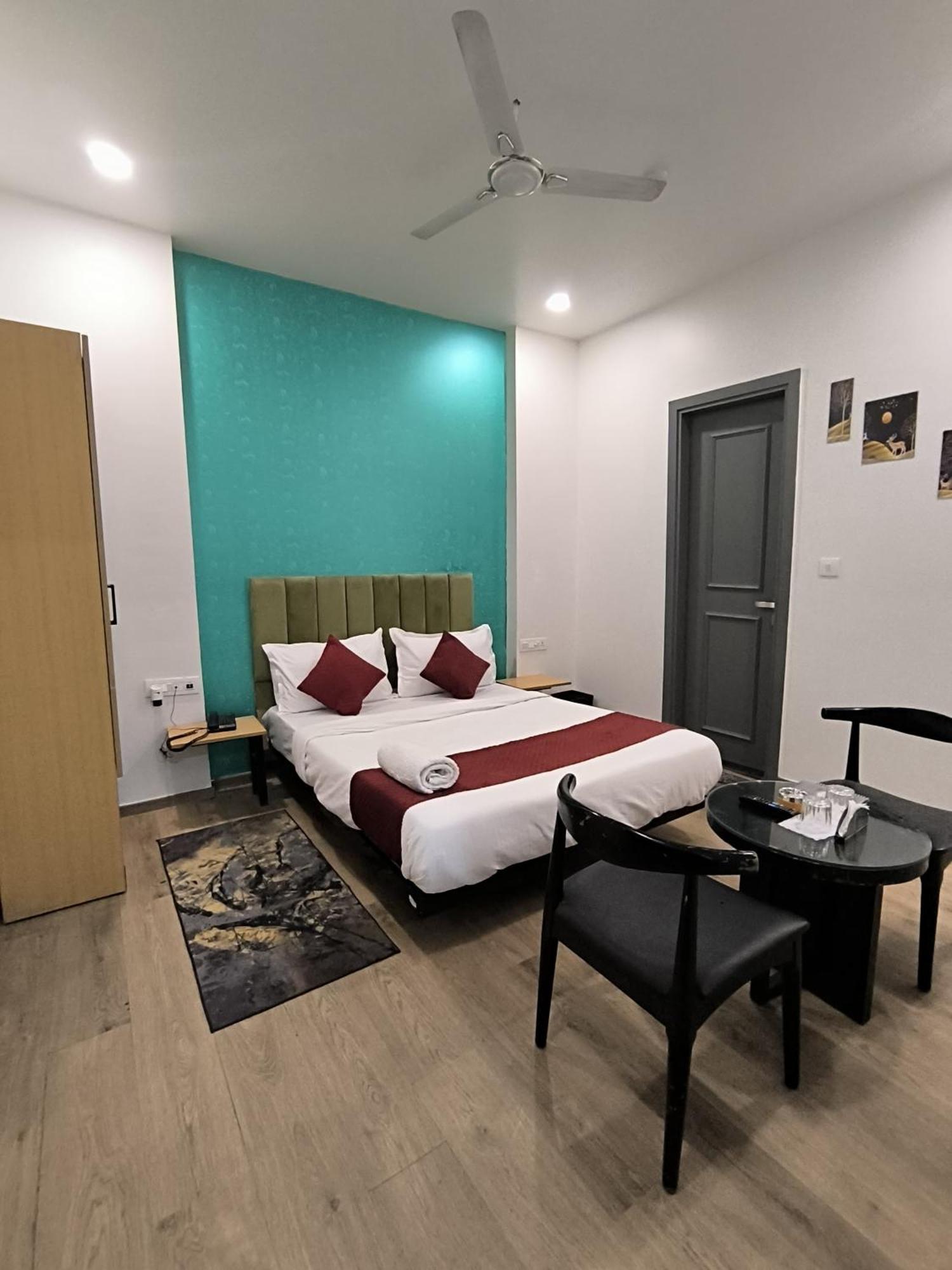 7 Star Paschim Vihar Couple Friendly Delhi (National Capital Territory of India)