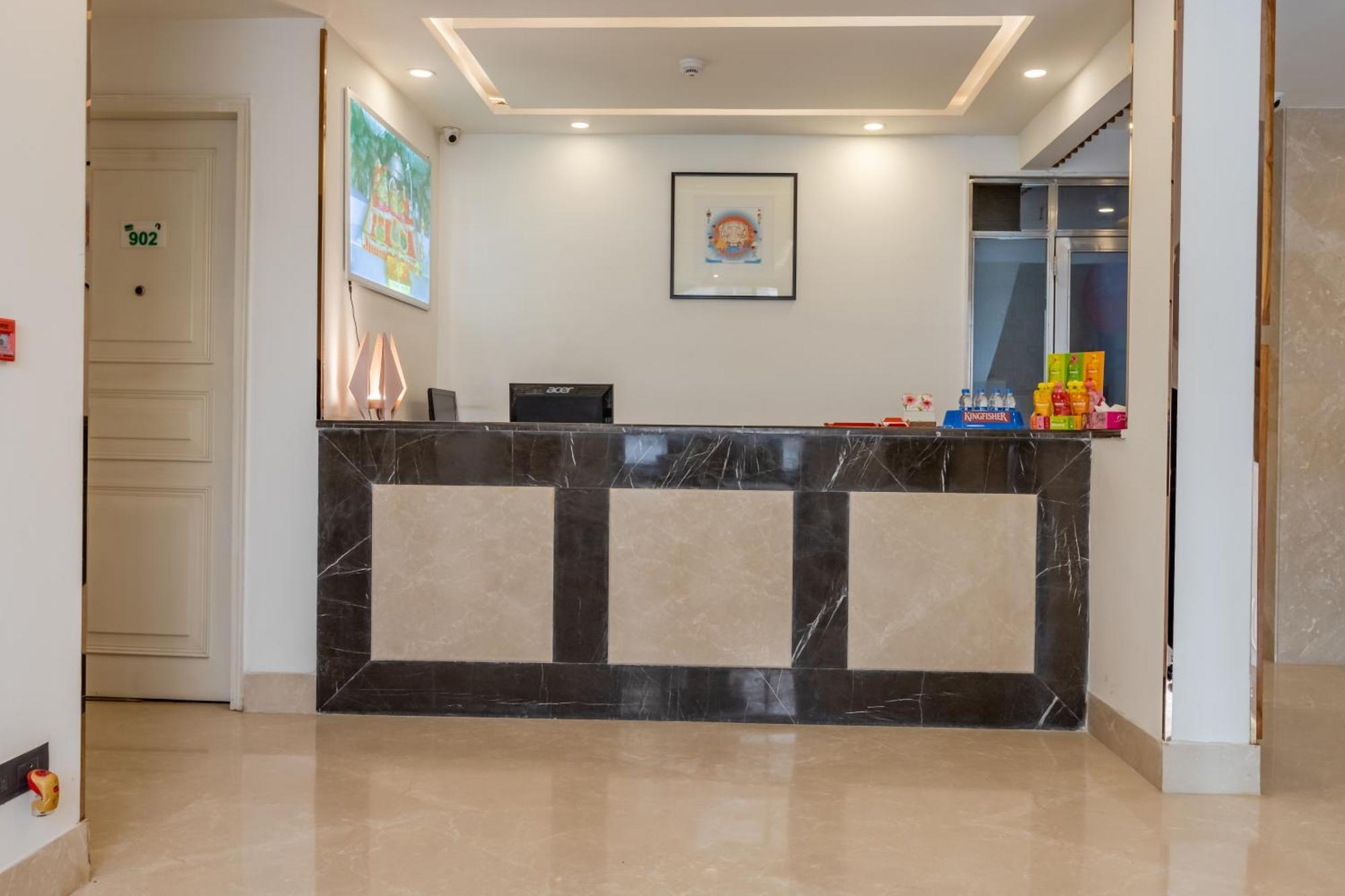 Mayur C R Park - Greater Kailash Hotel 3*