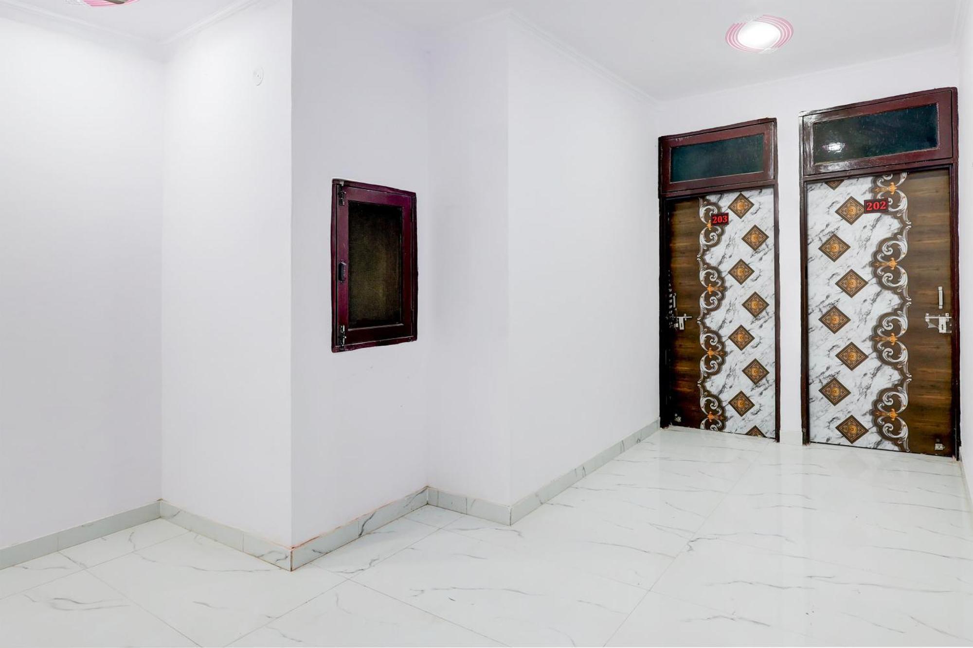 Hotel The Arrow Near Paschim Vihar
