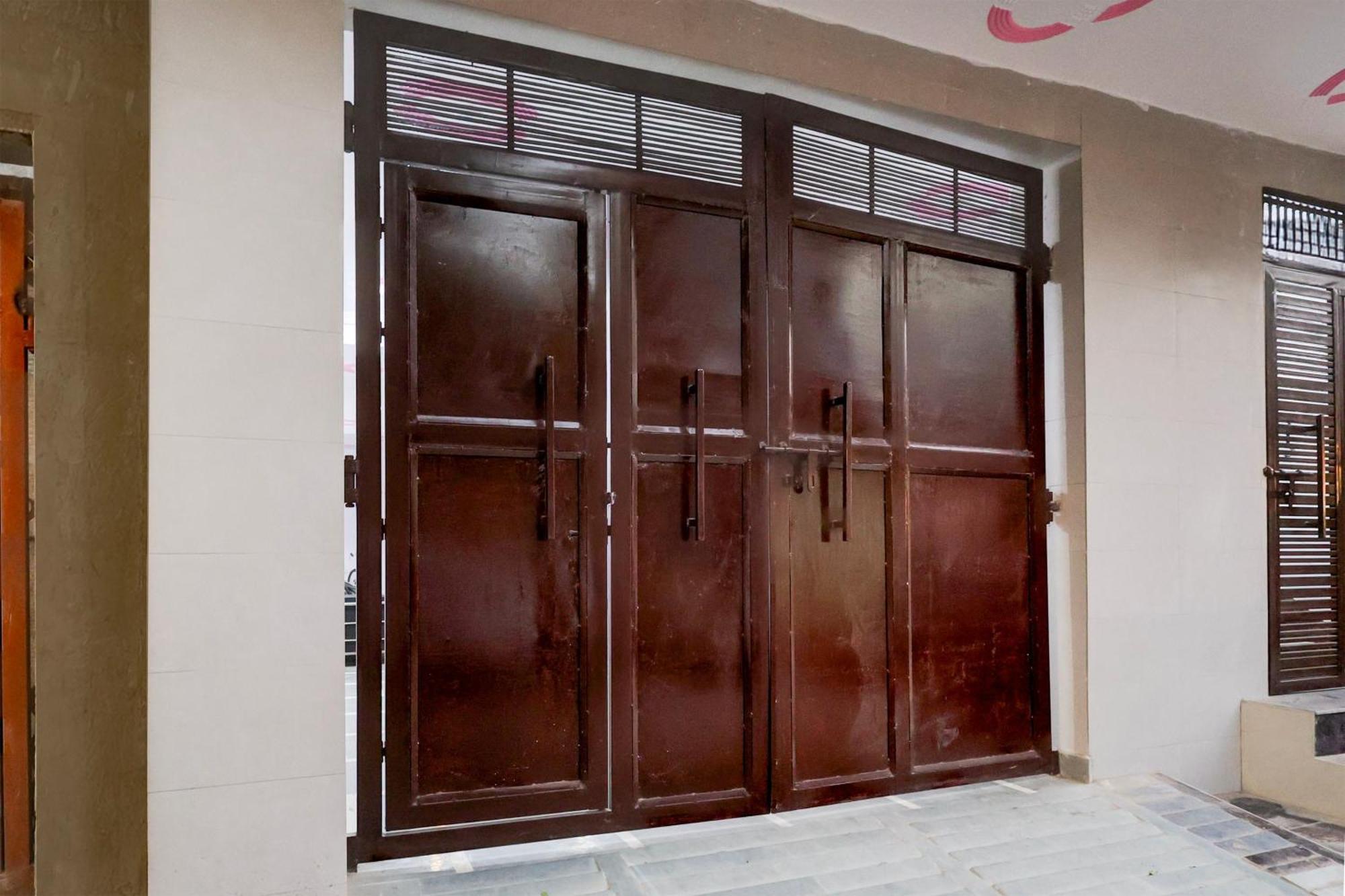 Hotel The Arrow Near Paschim Vihar Delhi (National Capital Territory of India)