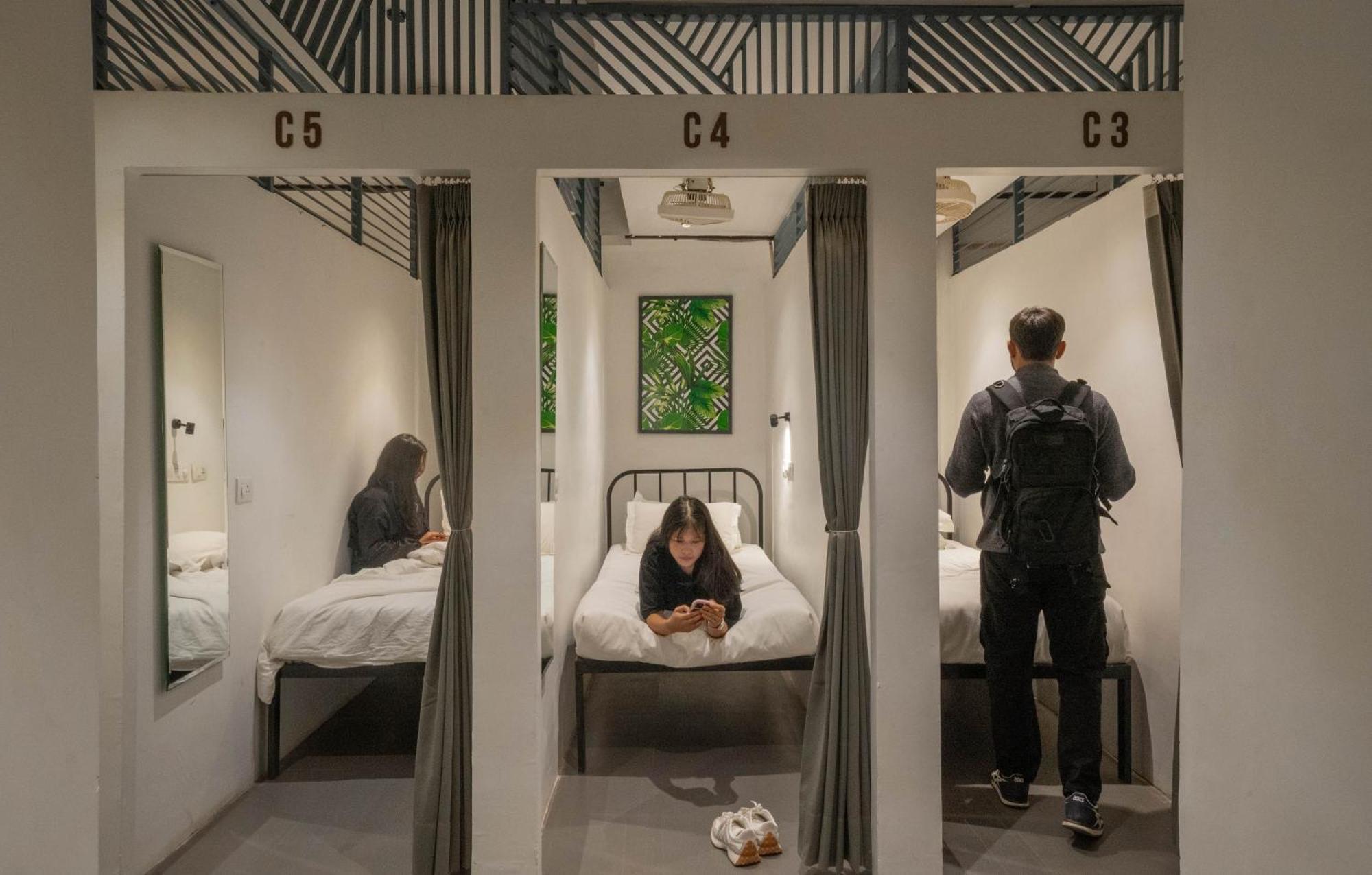 Minimalist Poshtel & Hotel