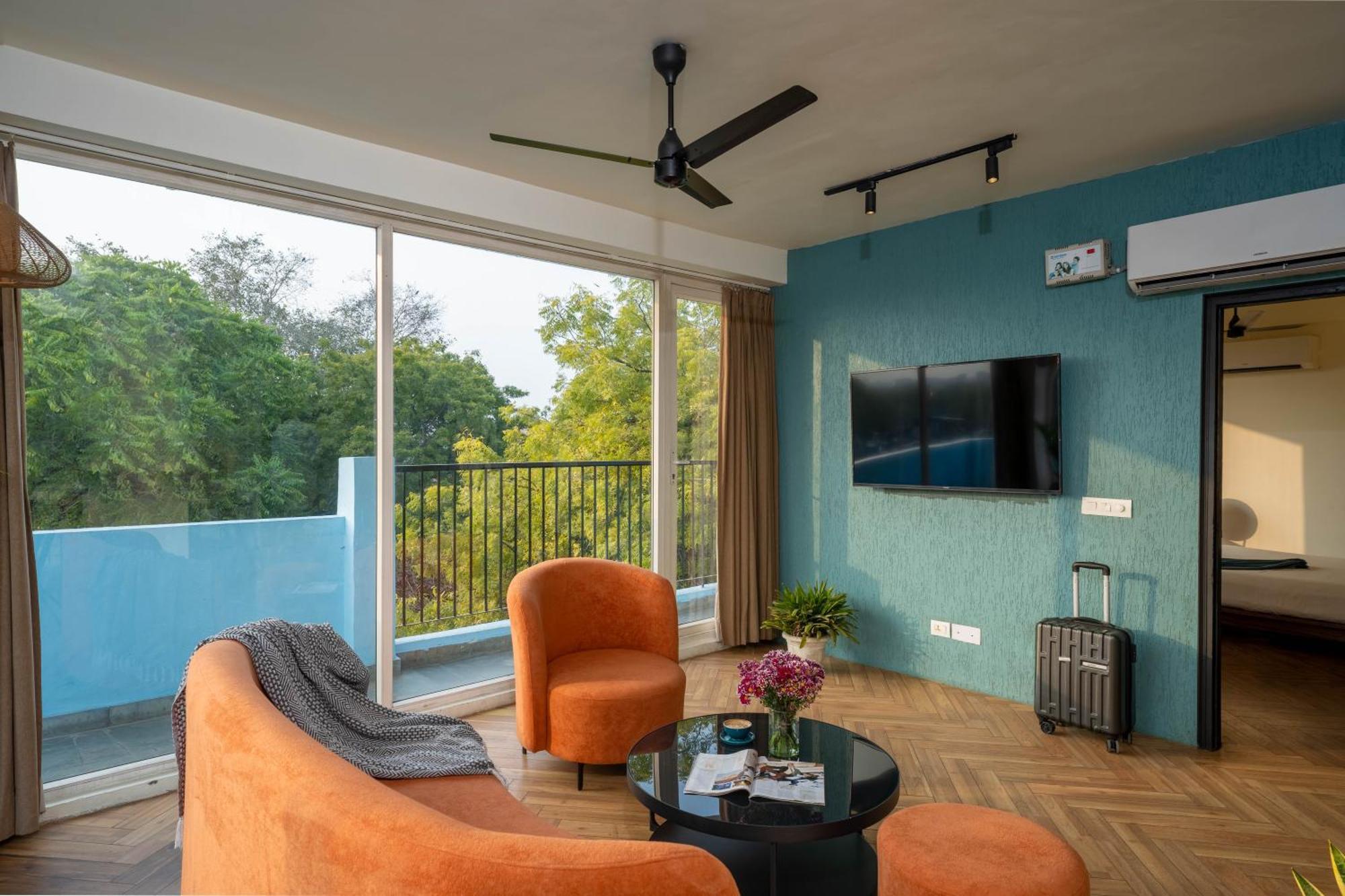 Minimalist Poshtel & 3*
