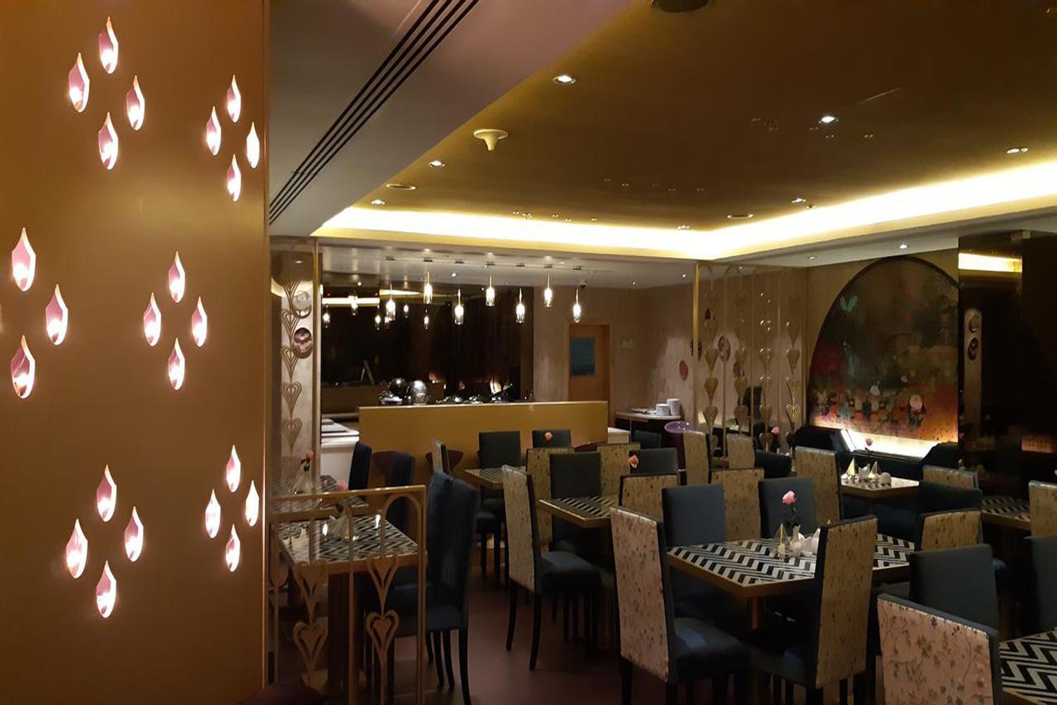 Hotel Luxe Manor Near Delhi Airport