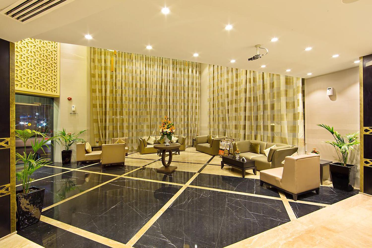 Luxe Manor Near Delhi Airport 3*