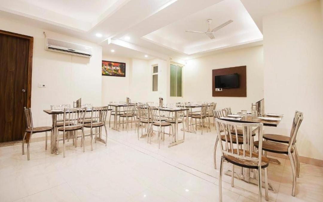 Park Suites At Delhi Airport 3*