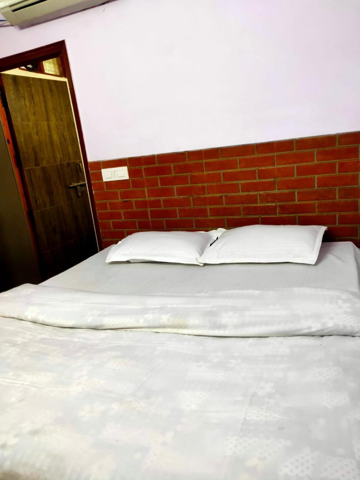 Hotel Perfect - South Campus New Delhi