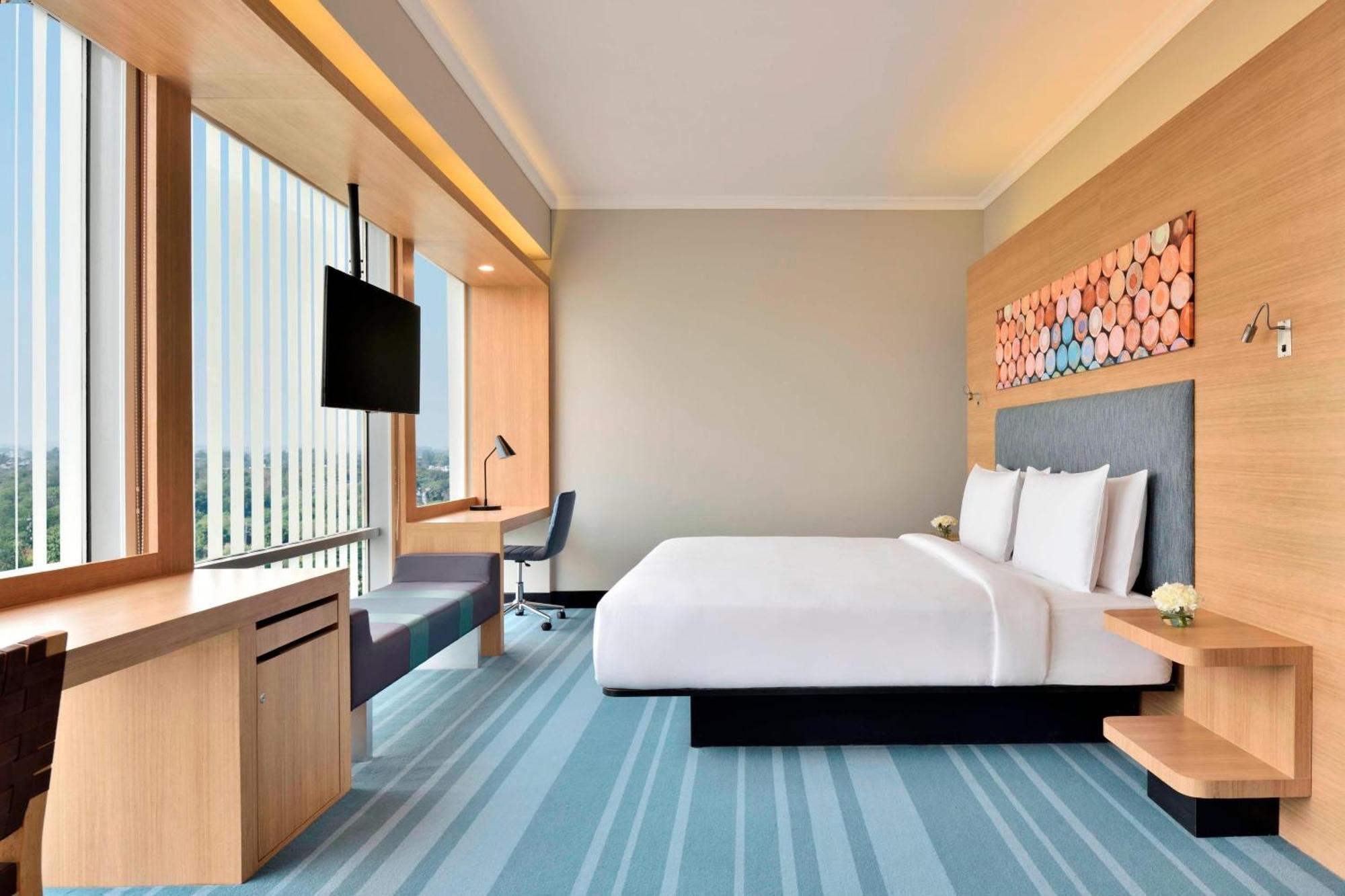 Aloft Aerocity 5*