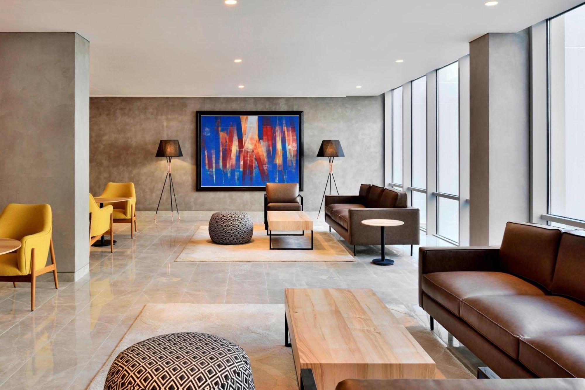 Aloft Aerocity 5*