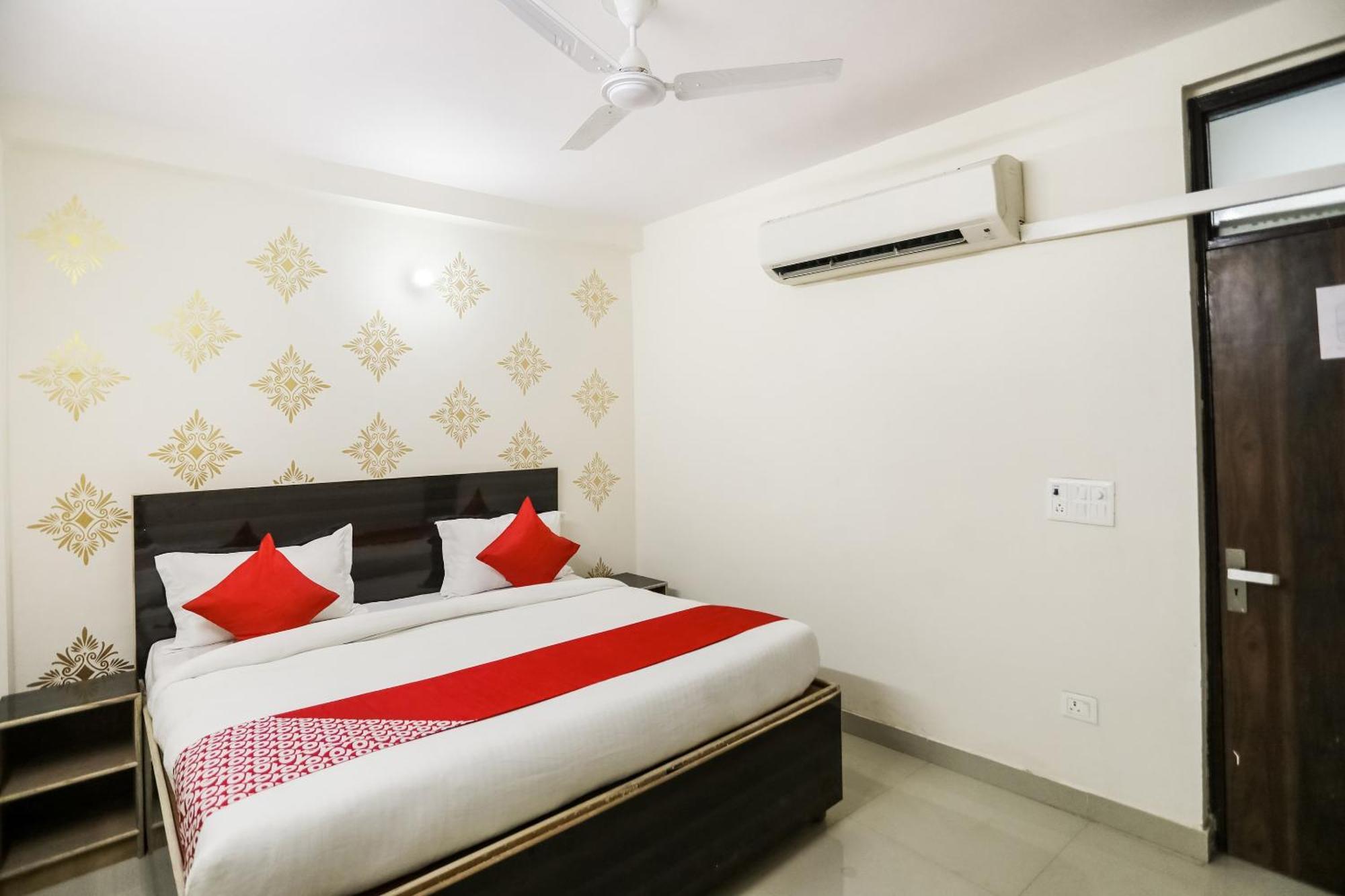 O Park Near New Ashok Nagar Metro Station Hotel 3*