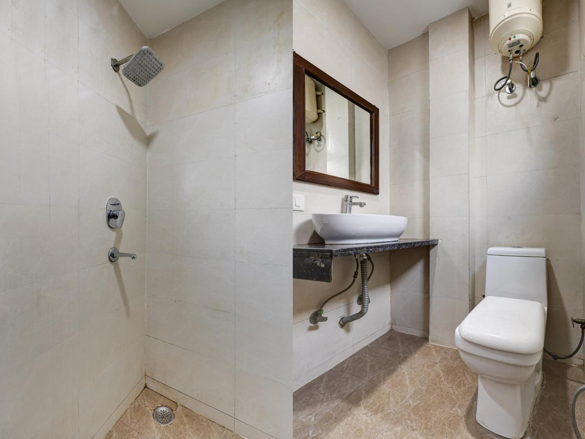 Aron By The Premium Bed & Breakfast New Delhi