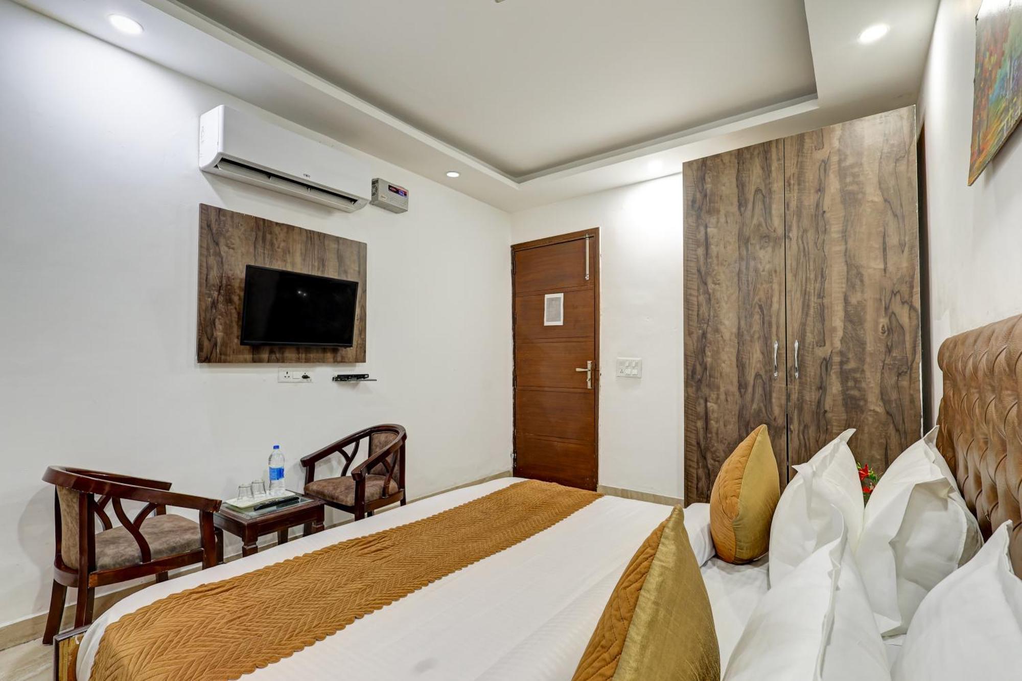 Aron By The Premium Bed & Breakfast New Delhi