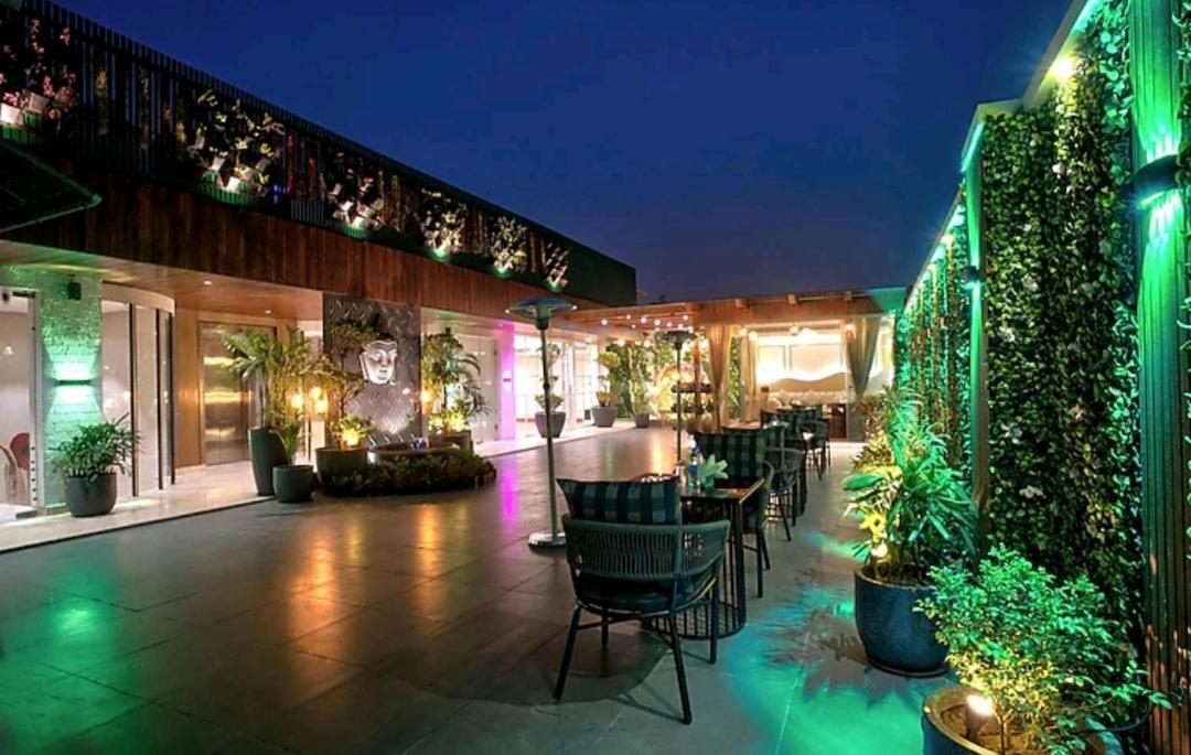 Hanuwant Place - 3 Minutes By Walk Aerocity Metro Station Hotel New Delhi