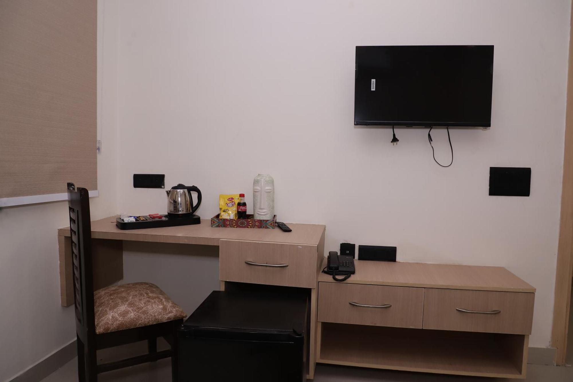 Hotel New Luxx - Near Igi Airport New Delhi