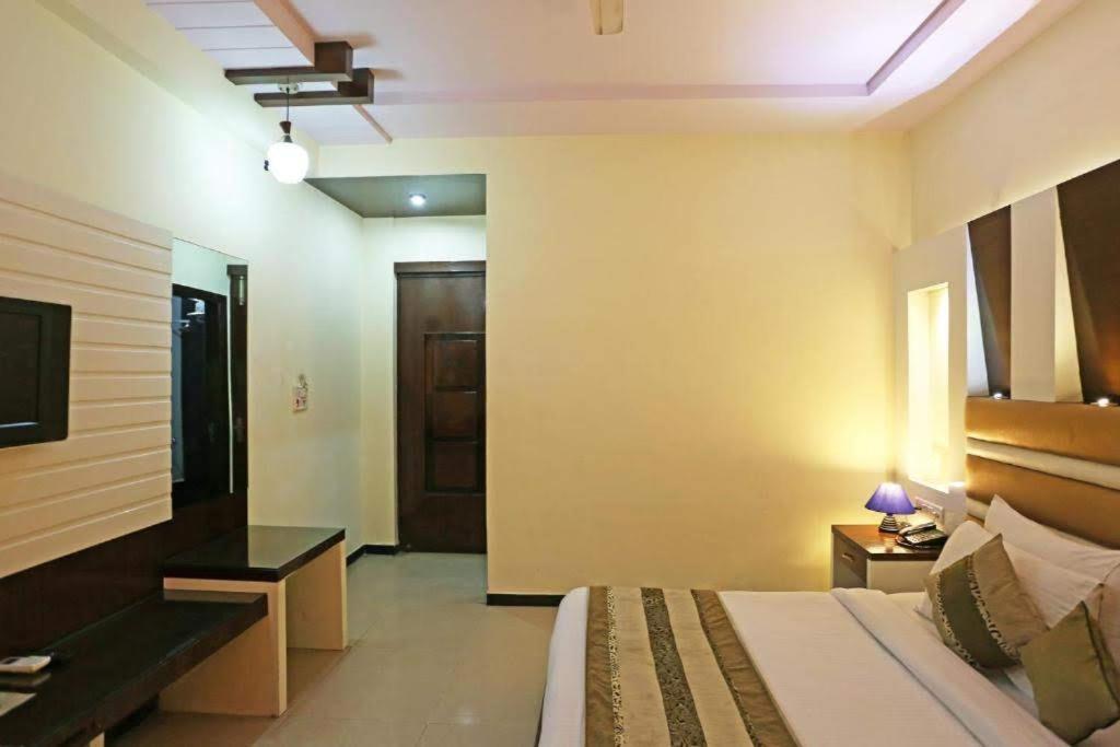 Hanuwant Place - 3 Minutes By Walk Aerocity Metro Station Hotel 3*