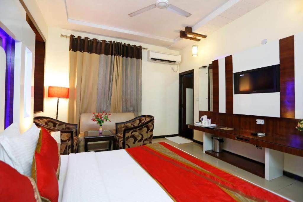 Hanuwant Place - 3 Minutes By Walk Aerocity Metro Station 3* New Delhi