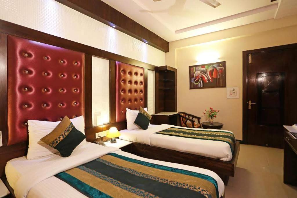 Hanuwant Place - 3 Minutes By Walk Aerocity Metro Station