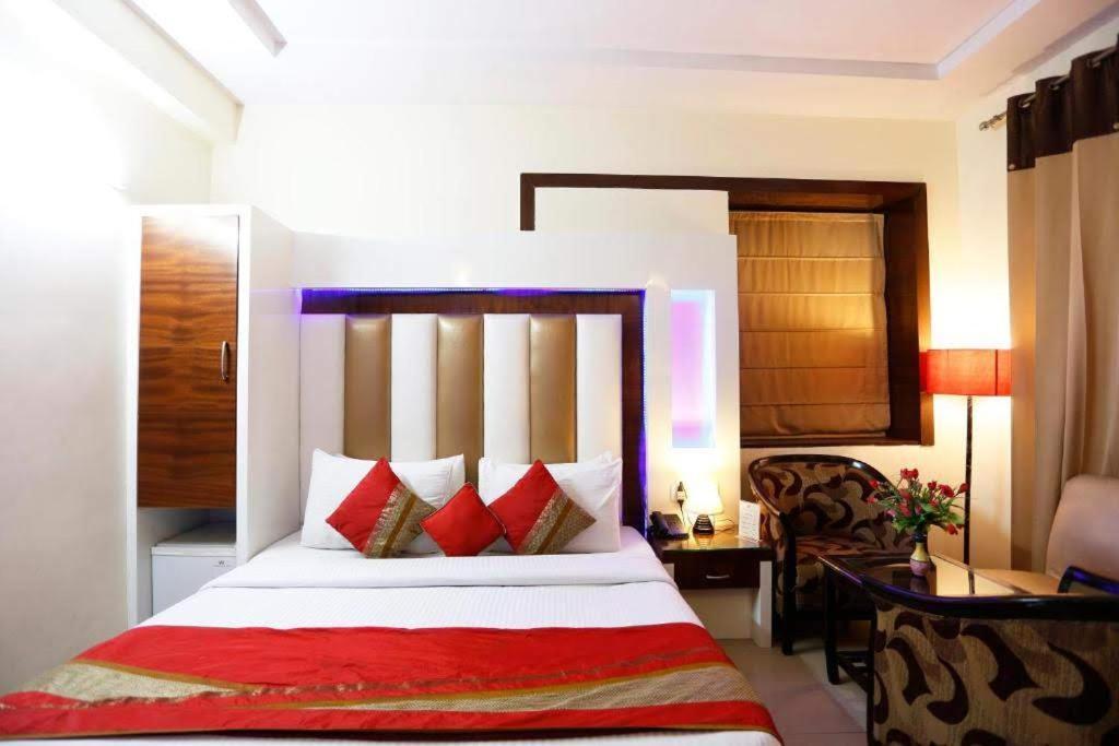 Hanuwant Place - 3 Minutes By Walk Aerocity Metro Station Hotel