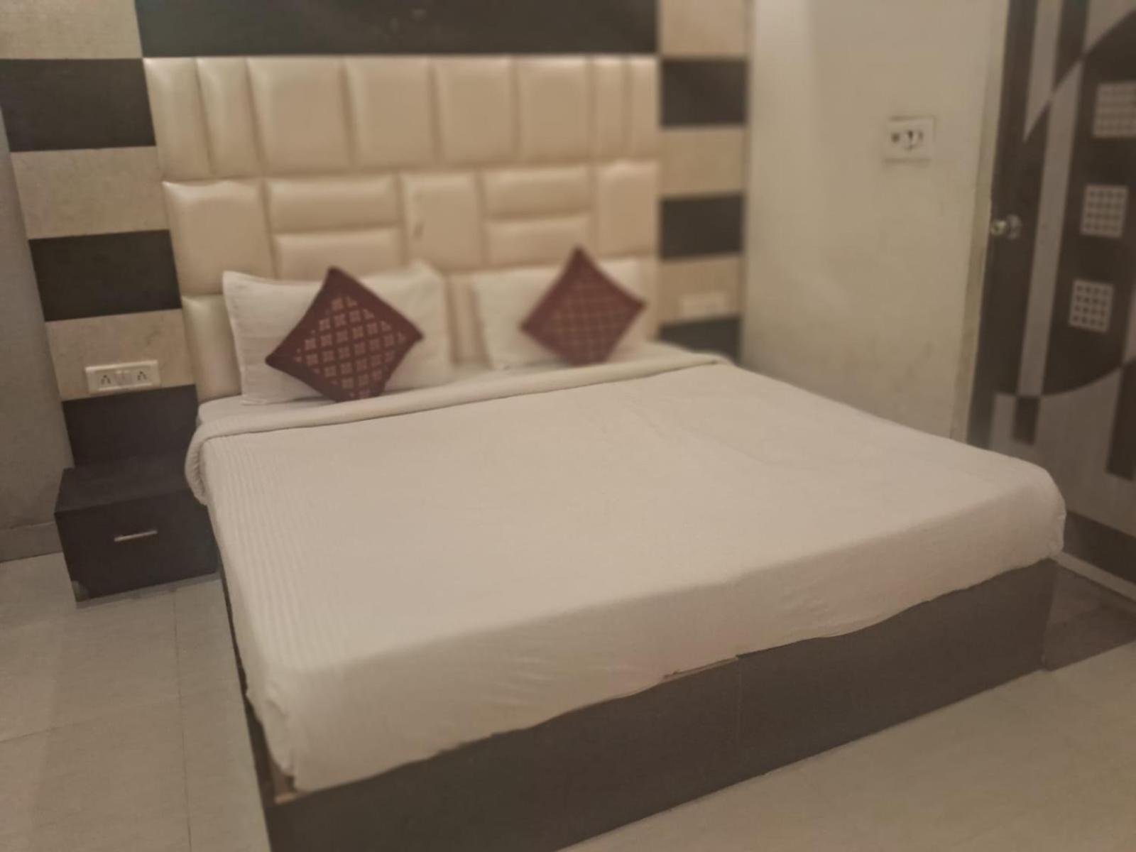Infinity Grand Near Delhi Airport 4*