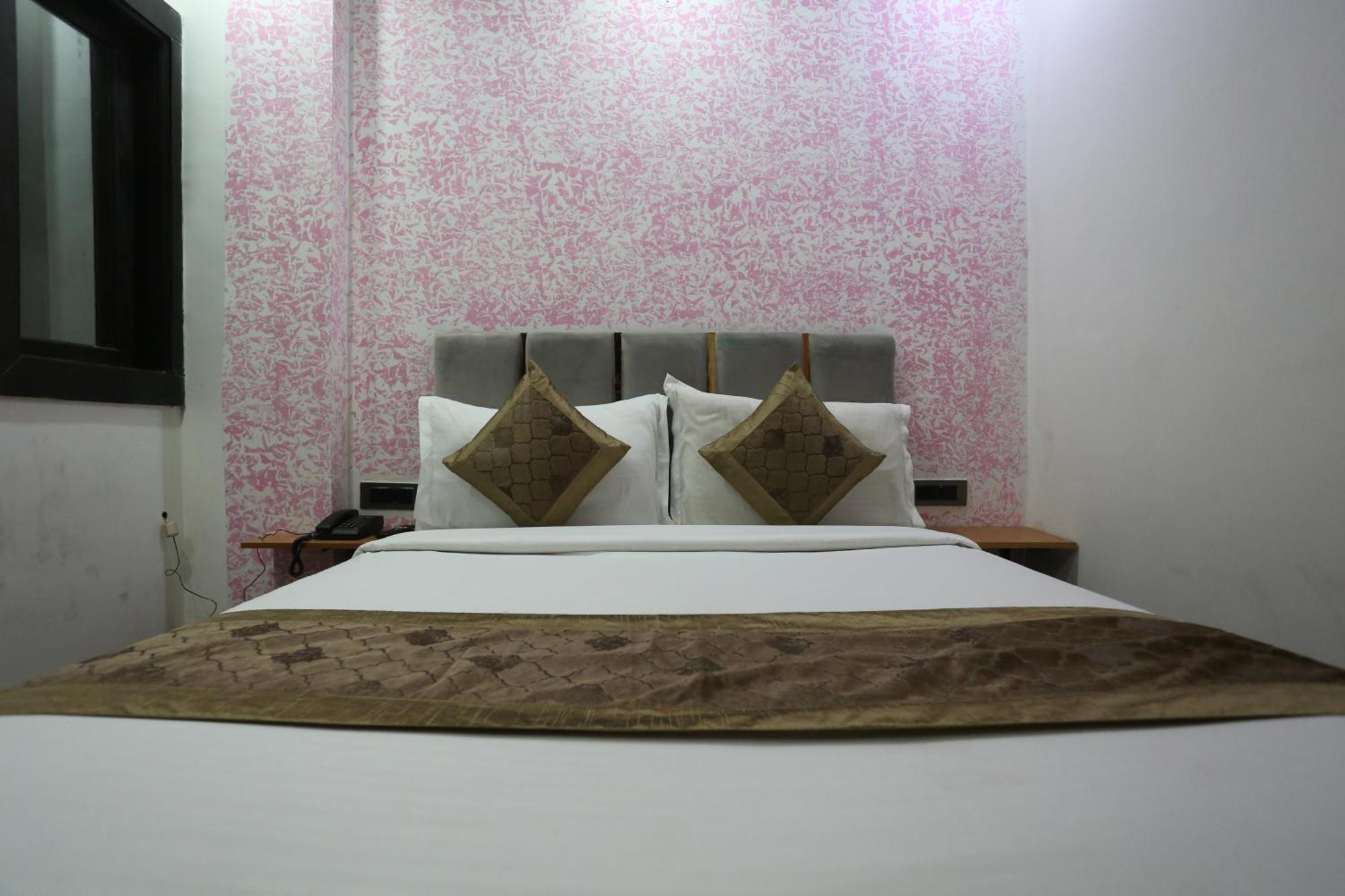 Twamev Couple Friendly Laxmi Nagar 3* New Delhi