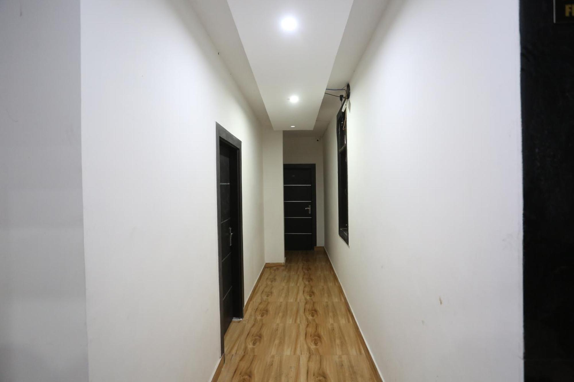 Hotel Twamev Couple Friendly Laxmi Nagar