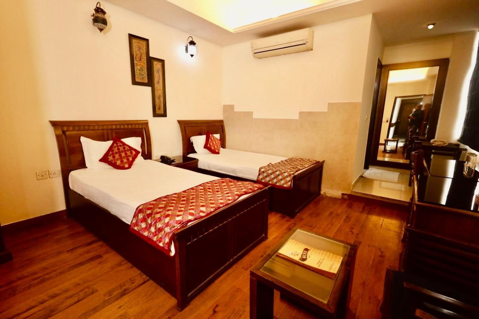Hotel Clark Height 3*