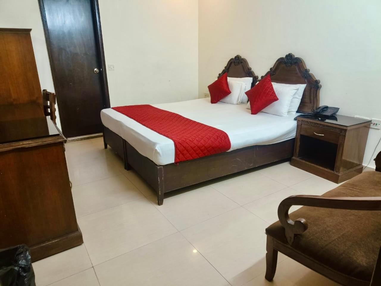 Hotel Clark Height 3*