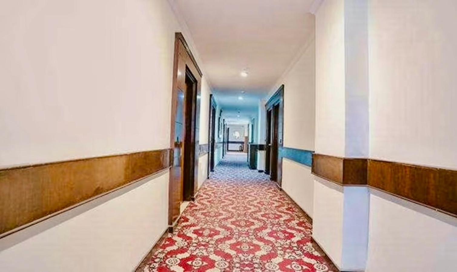 Hotel Clark Height 3*