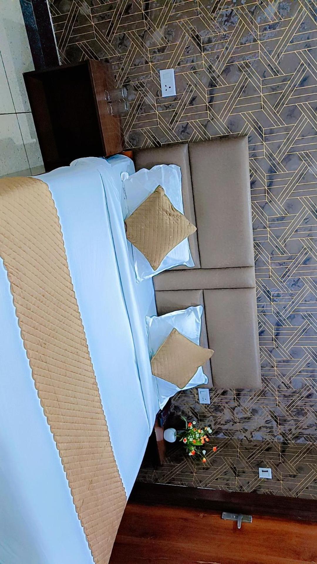 Grand City Maxx A Family Near Igi Delhi Airport Hotel 4*