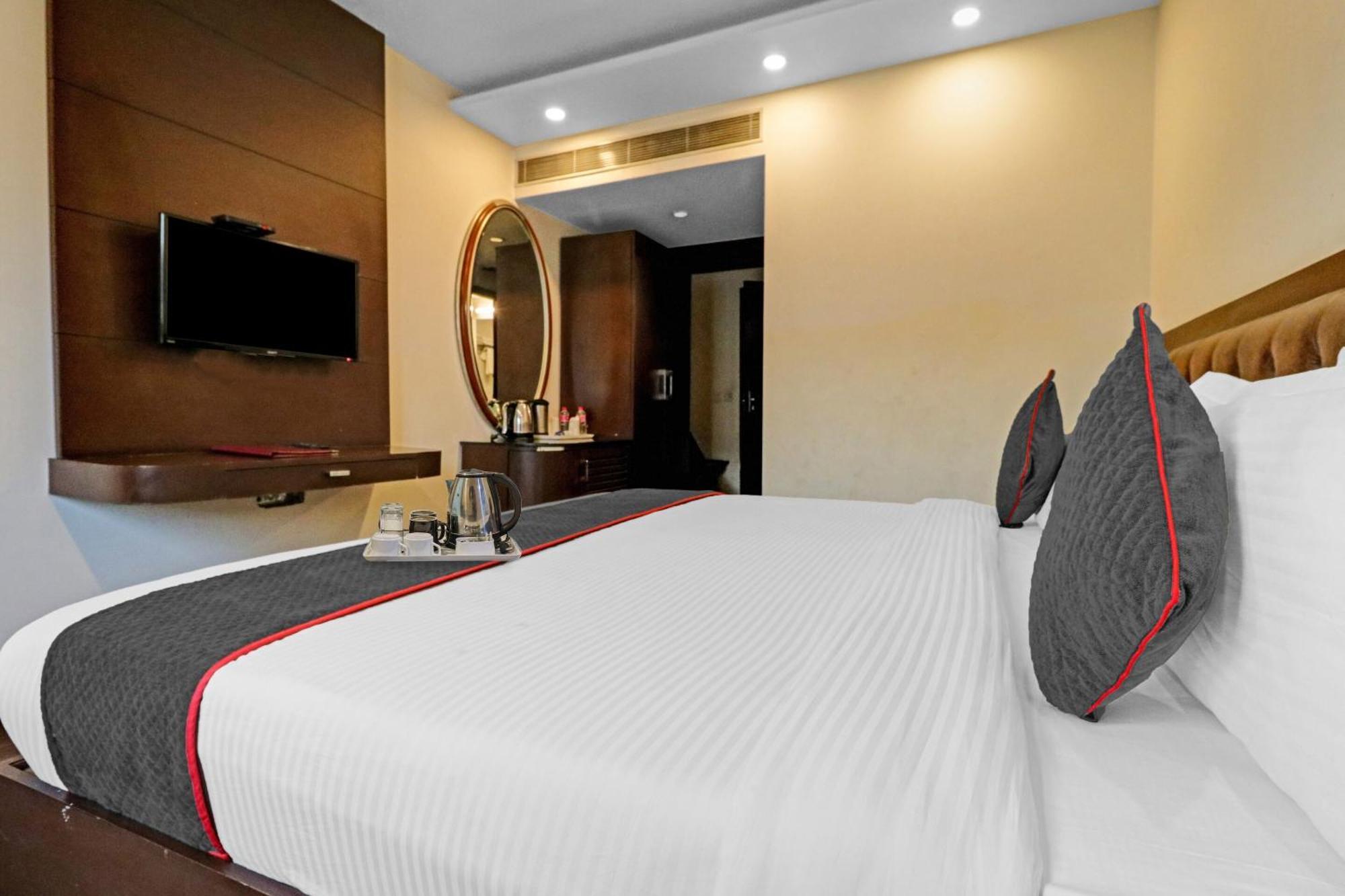 New Luxx - Near Igi Airport
