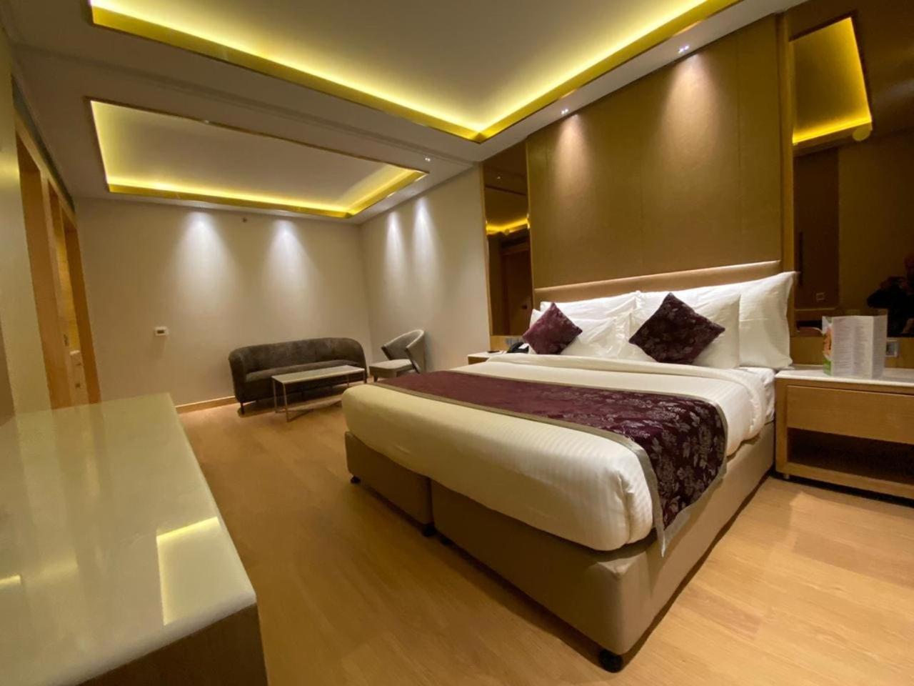 Royal Infinity Near Delhi Airport Hotel