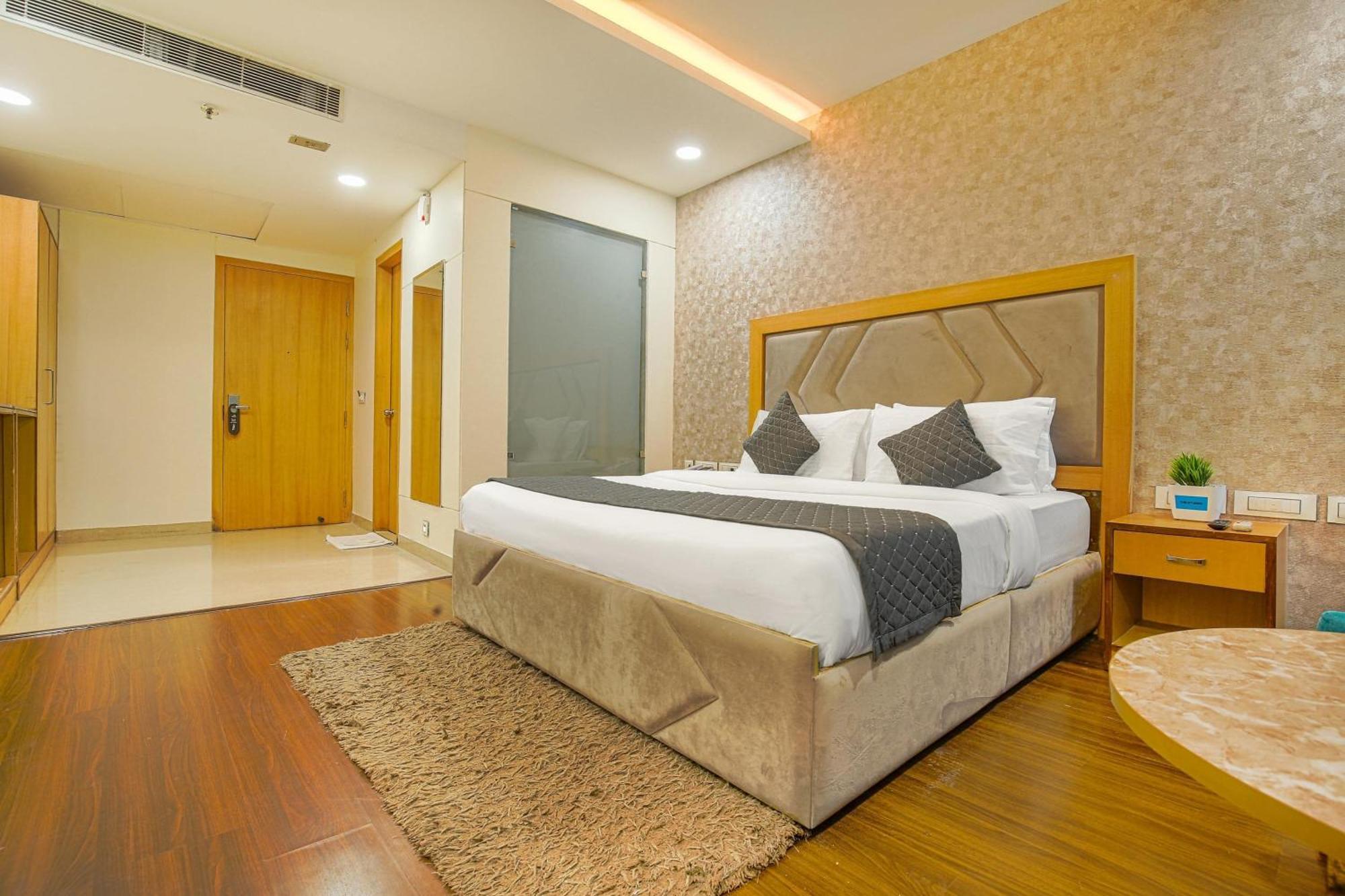 Royal Infinity Near Delhi Airport Hotel