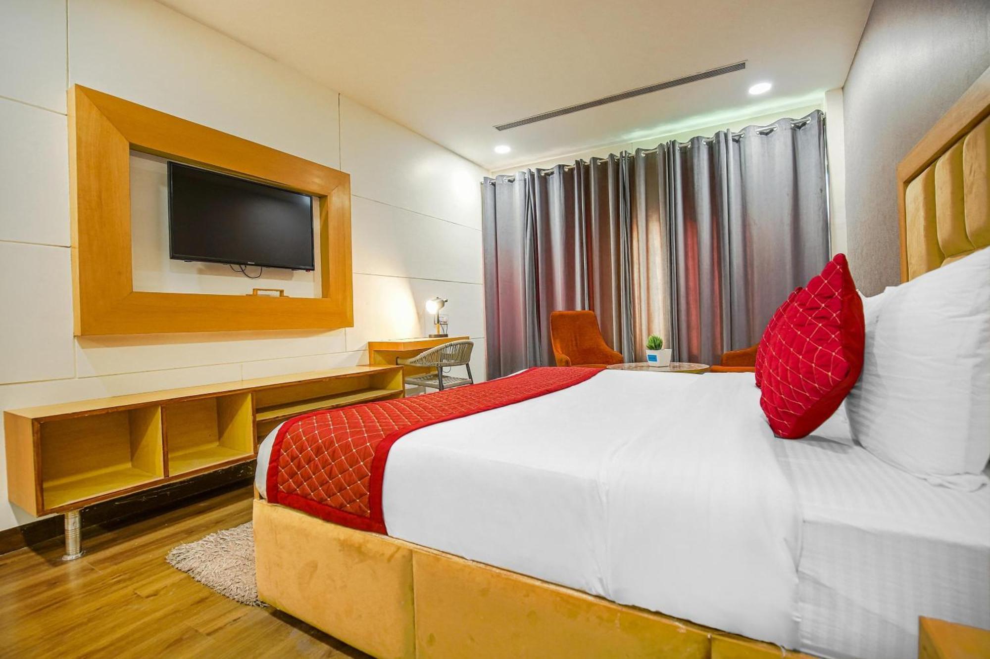 Royal Infinity Near Delhi Airport Hotel