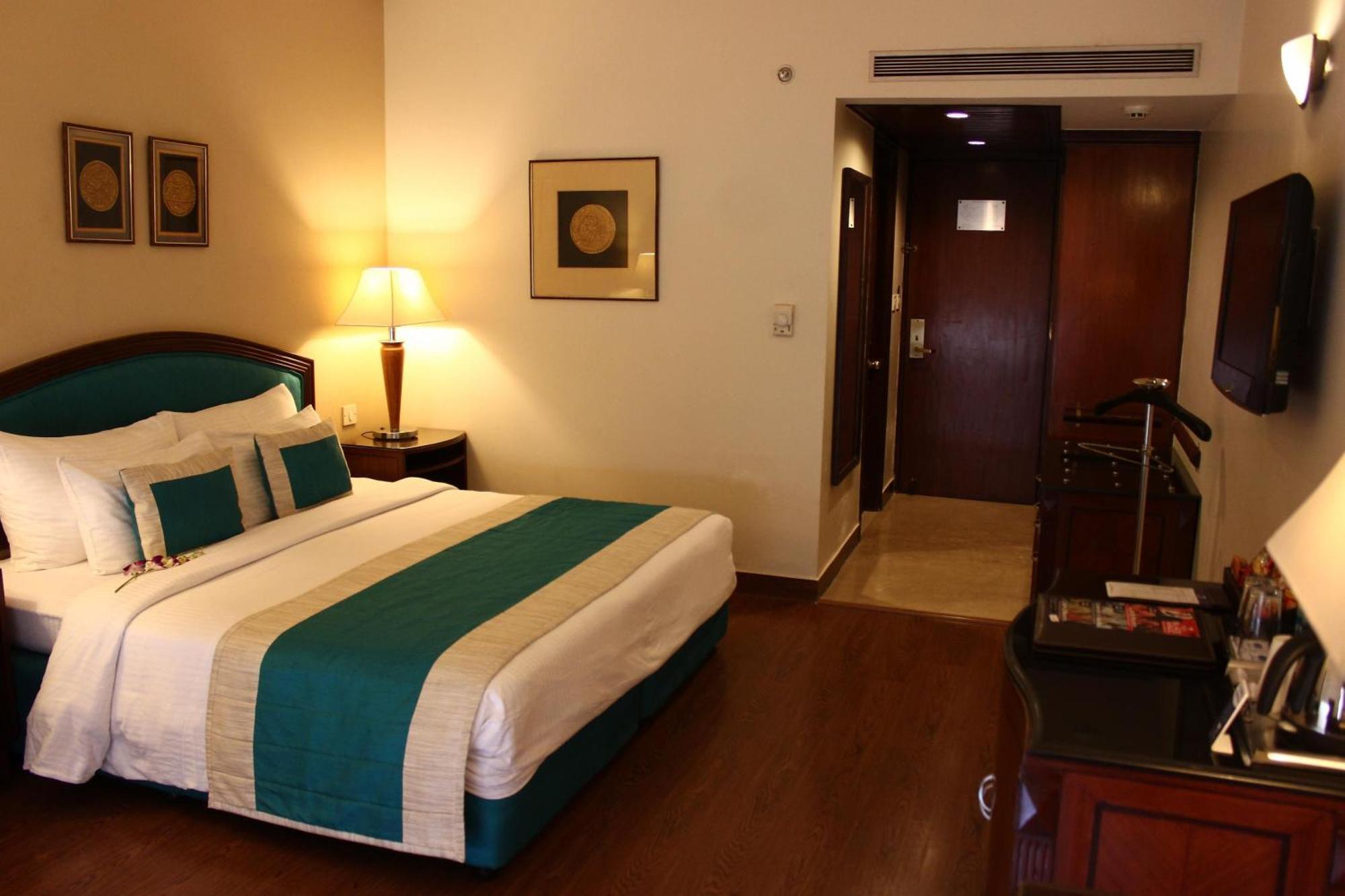 Royal Infinity Near Delhi Airport New Delhi