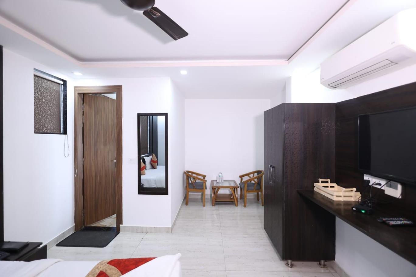 Hotel Grand Ivy Plaza Hotel