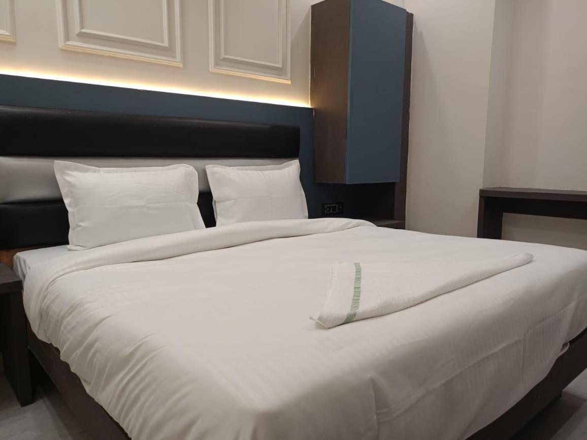 Hotel C & G At Connaught Palace New Delhi
