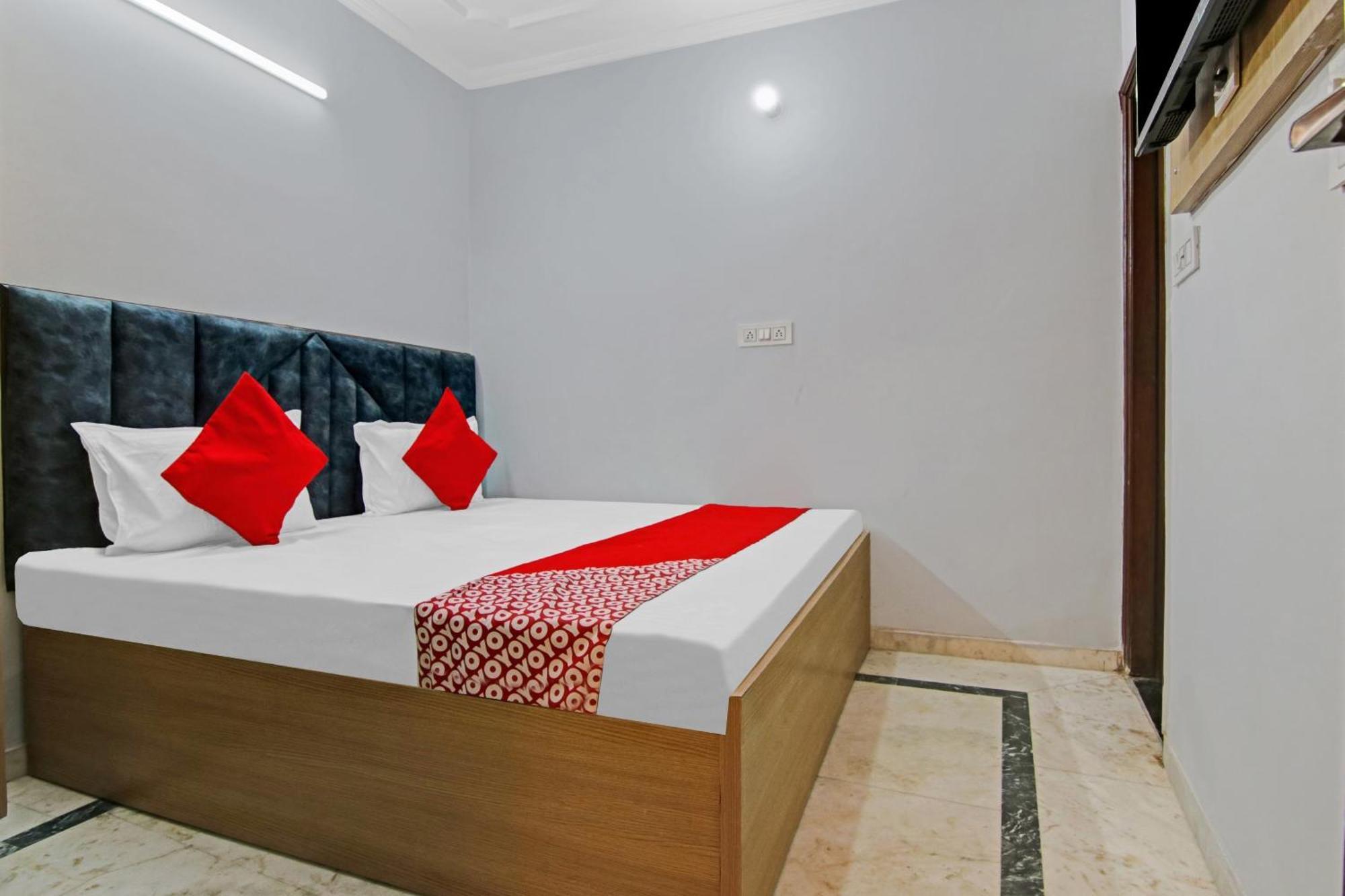 O Com-fort 3* New Delhi