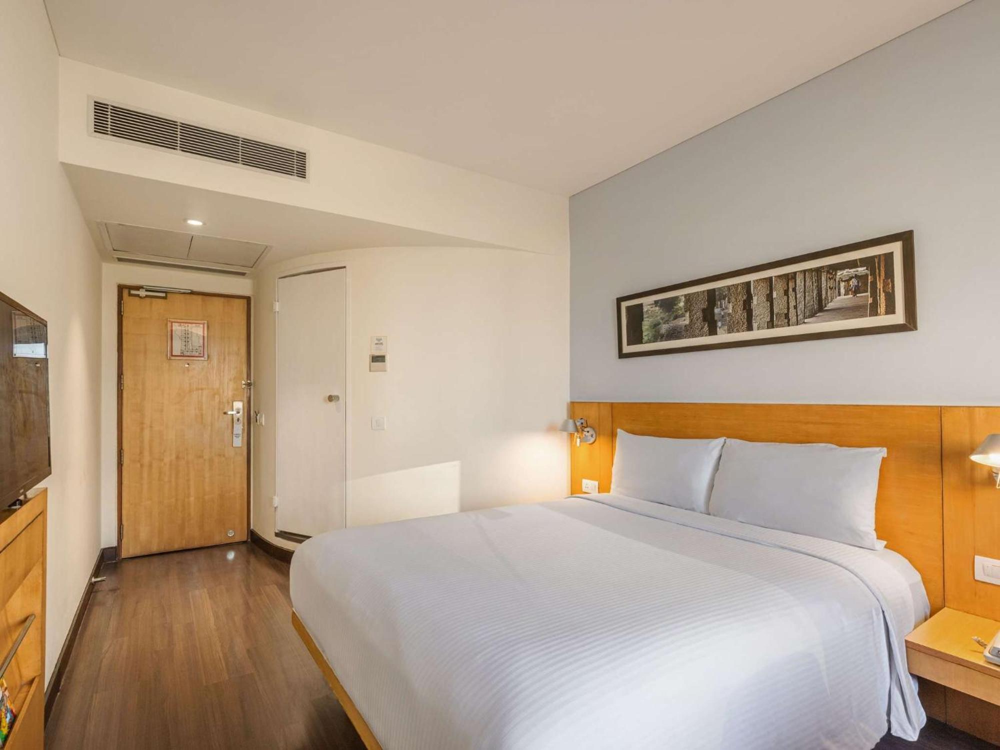 Hotel Olive Aero Nova Deli
