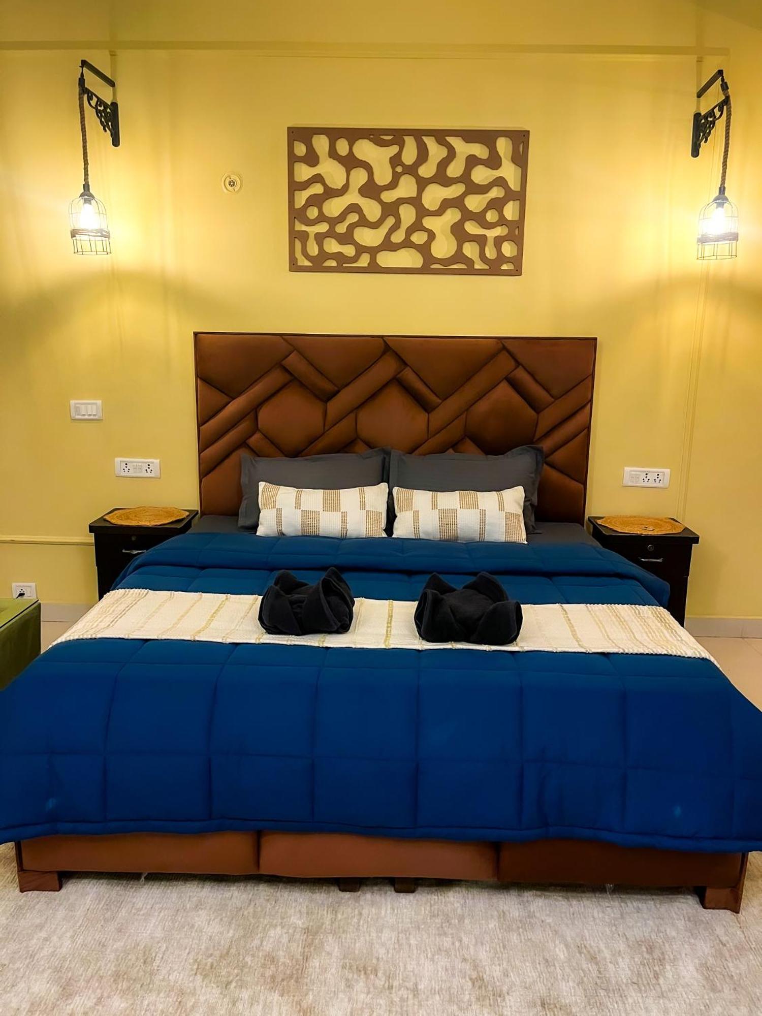 Atharva's By Goaround Homes - Nehru Enclave Metro, South Delhi * New Delhi