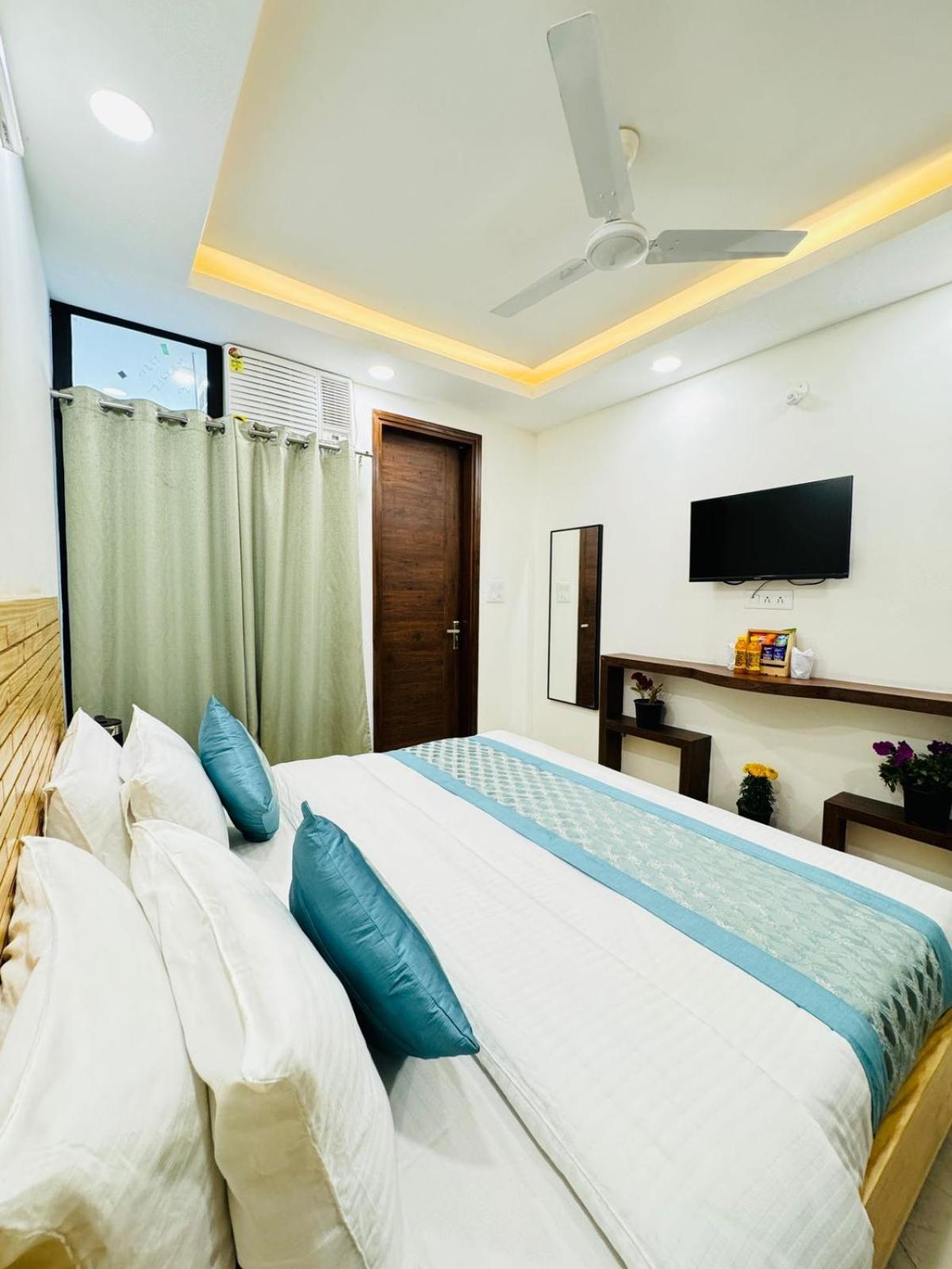 Ashram View Just 10 Minute Away Form Nizamuddin Railway Station Hotel