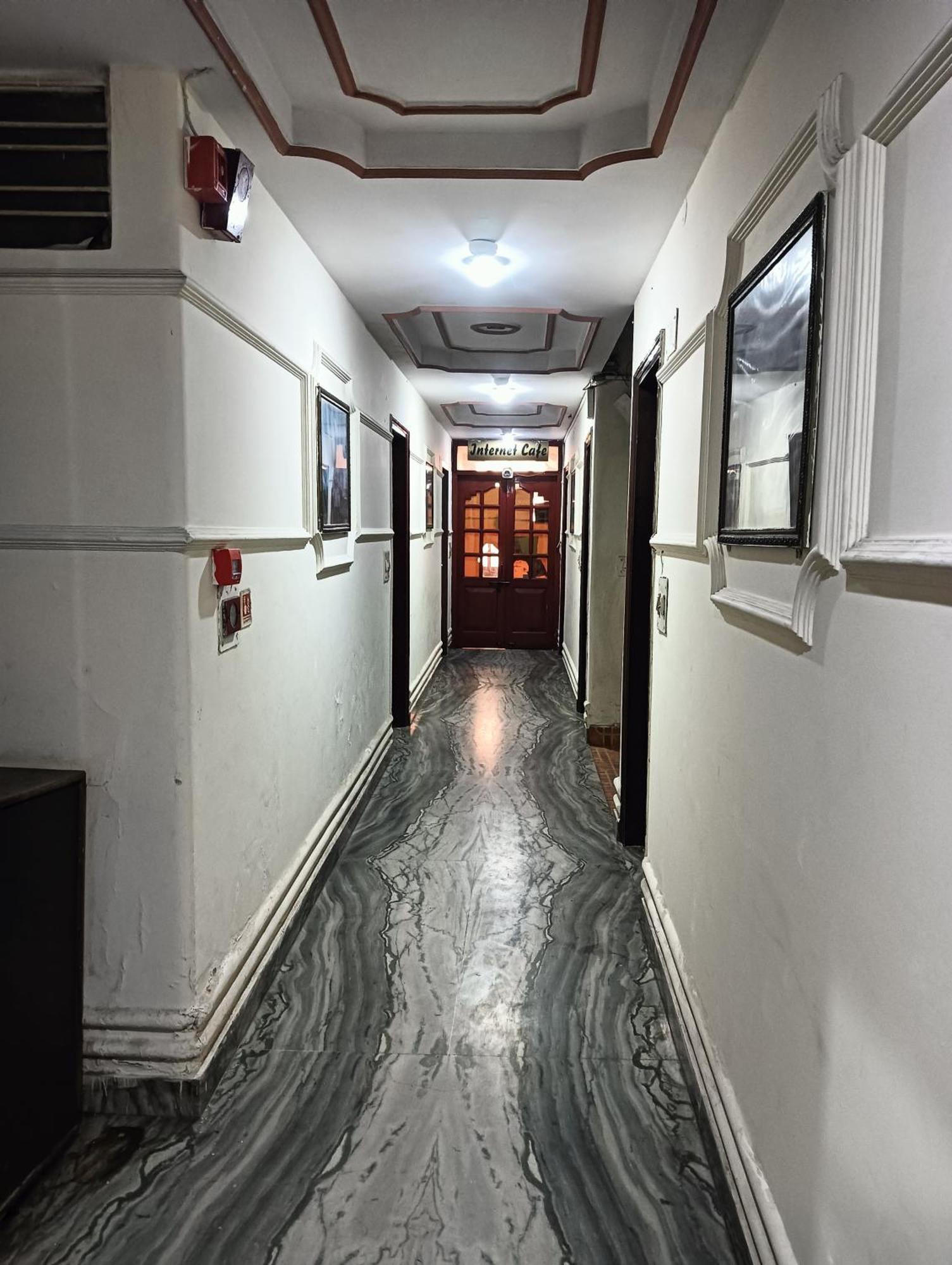 Classic Near Karol Bagh Metro Hotel Nova Deli