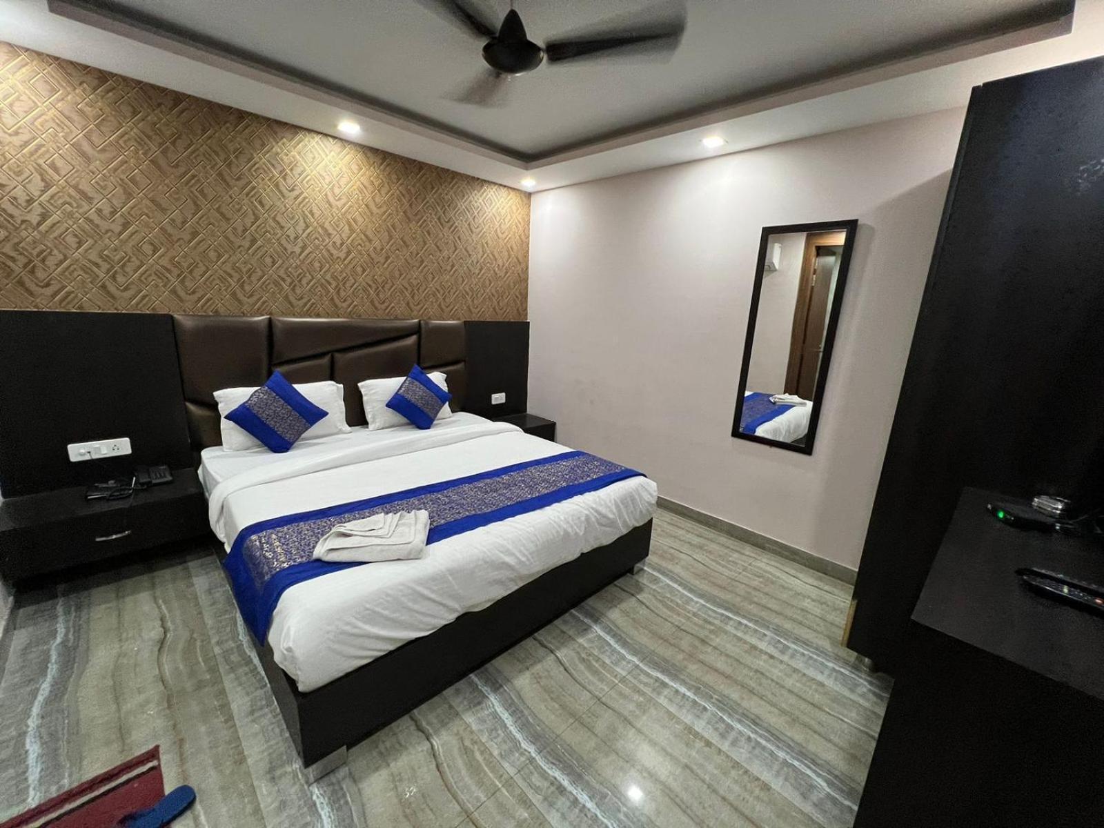 Hotel Grand Ivy Plaza Hotel 4*